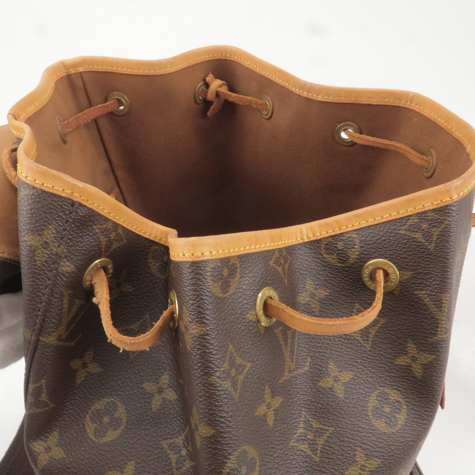 LV Montsouris MM Backpack (standard style) Organizer