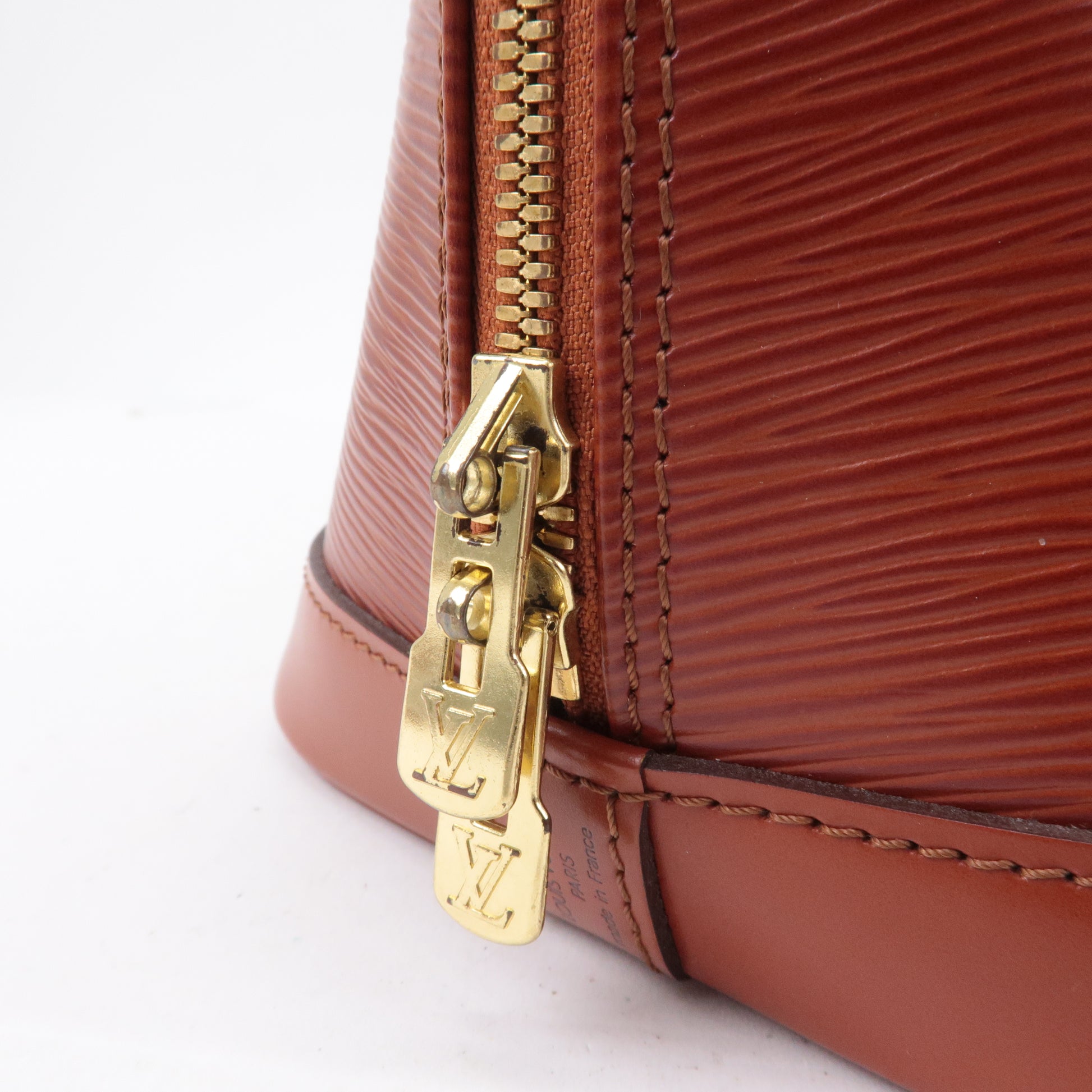 Louis-Vuitton-Epi-Capucines-Shoulder-Bag-Kenya-Brown-M52343