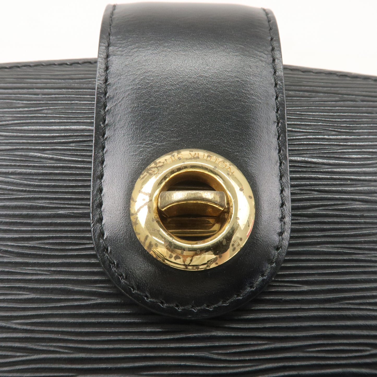 Louis Vuitton Epi Capucines Shoulder Bag Noir Black M52342
