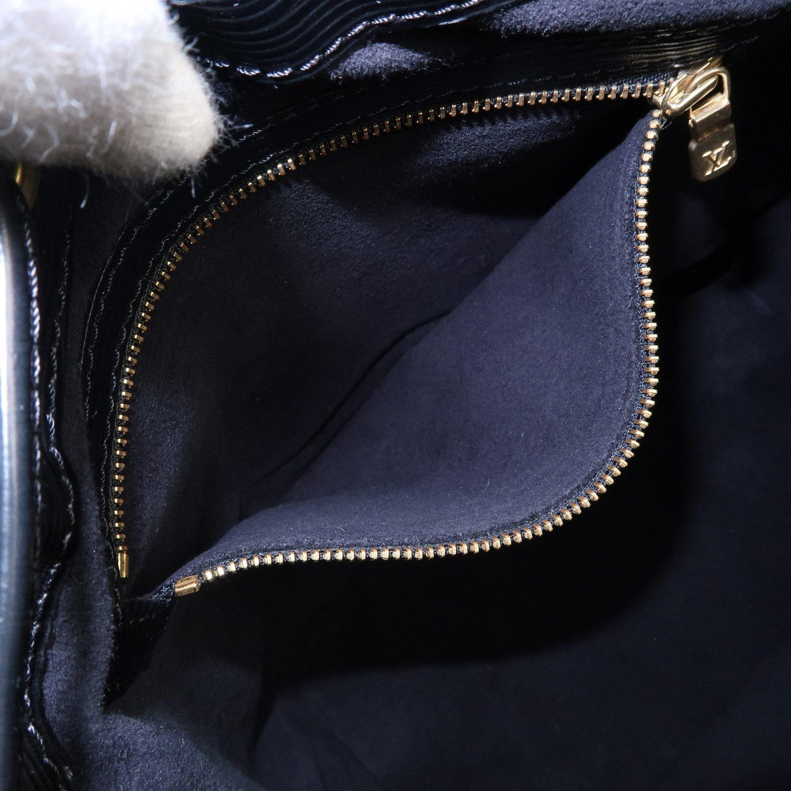URGENT SALE!!! Authentic LV Petit Noe Epi Black, Luxury, Bags