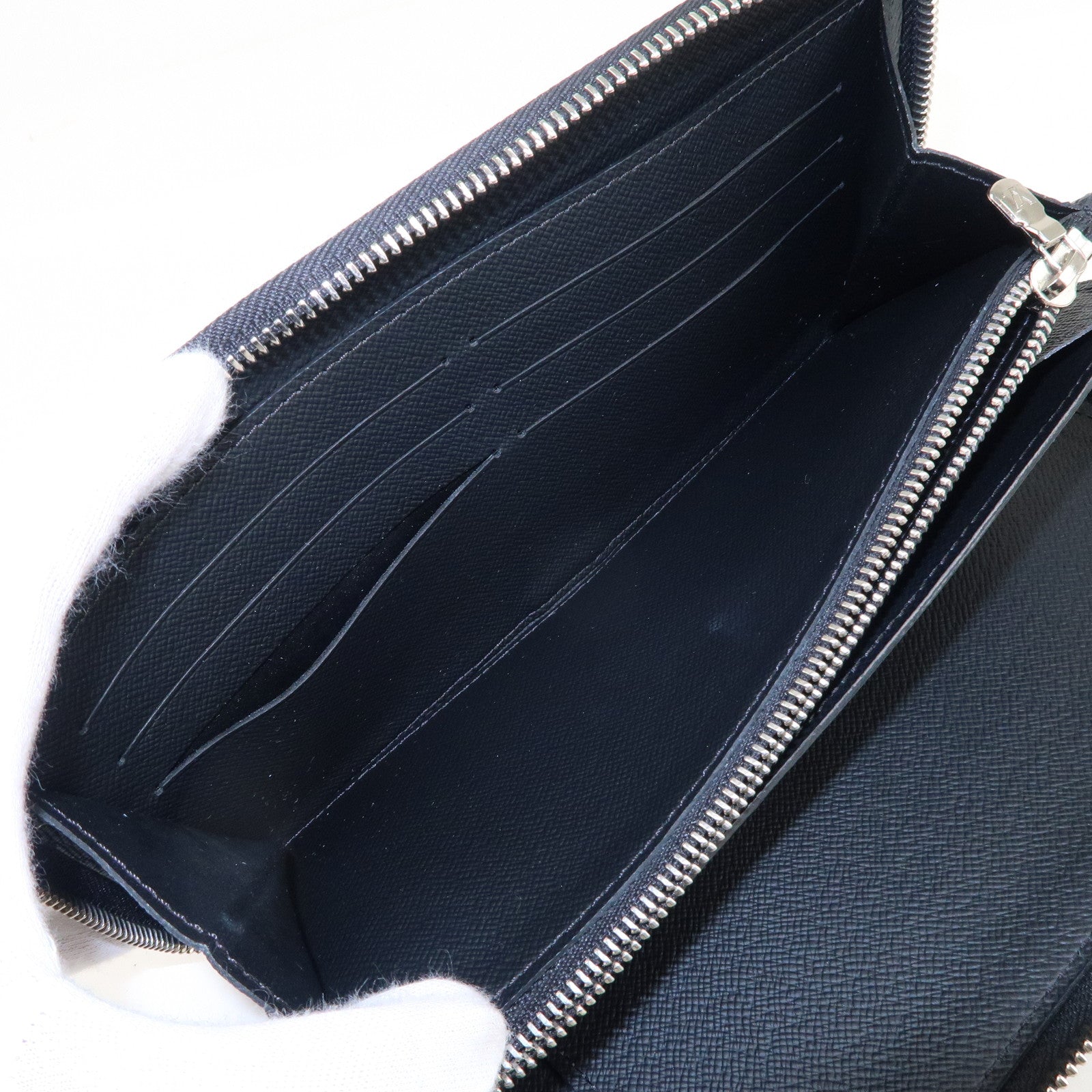 Louis Vuitton Daily Organiser Noir, Luxury, Bags & Wallets on