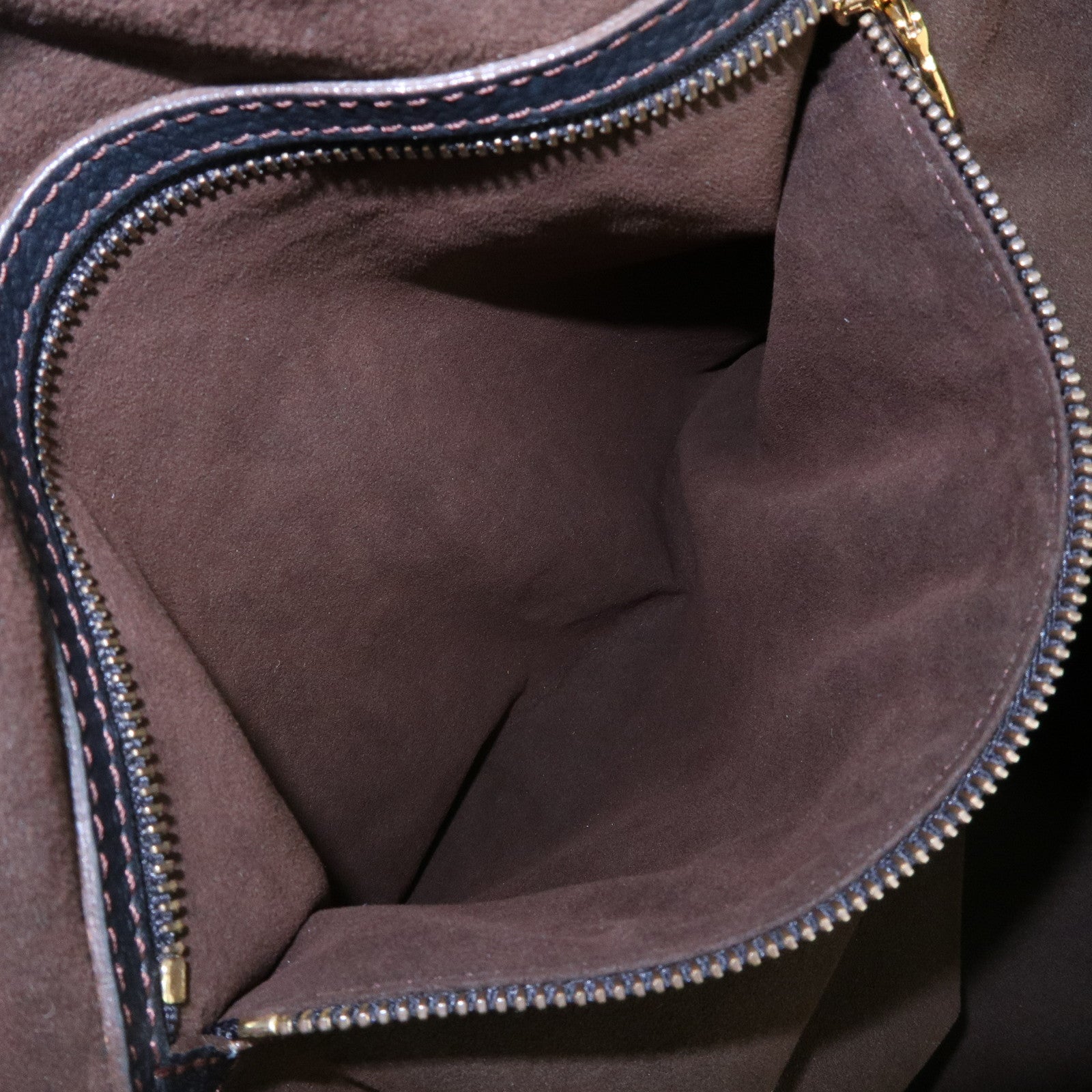 Louis-Vuitton-Monogram-Mahina-XL-Shoulder-Bag-Noir-M95547 – dct
