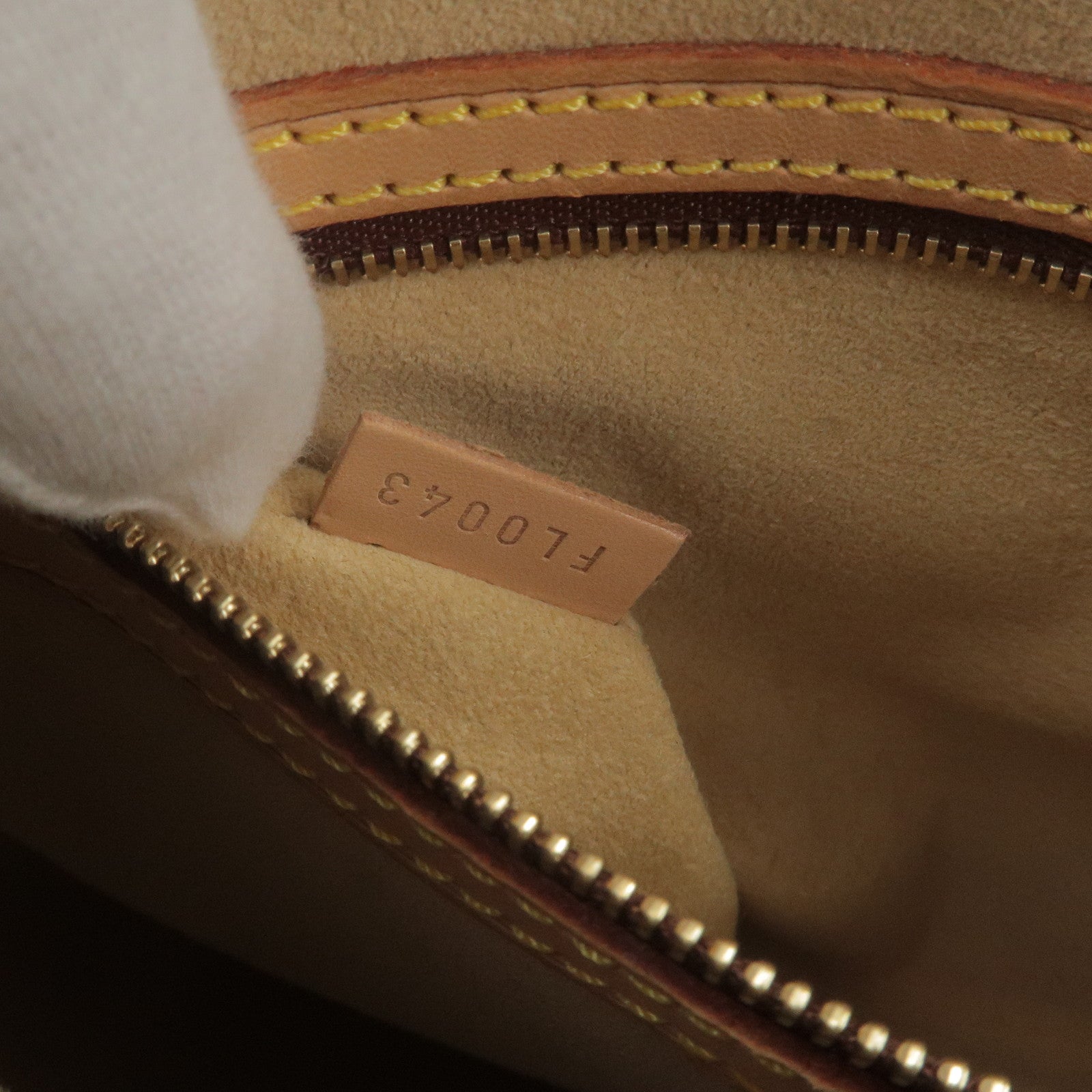 Petite Boite Chapeau Bag - Luxury Monogram Canvas Brown