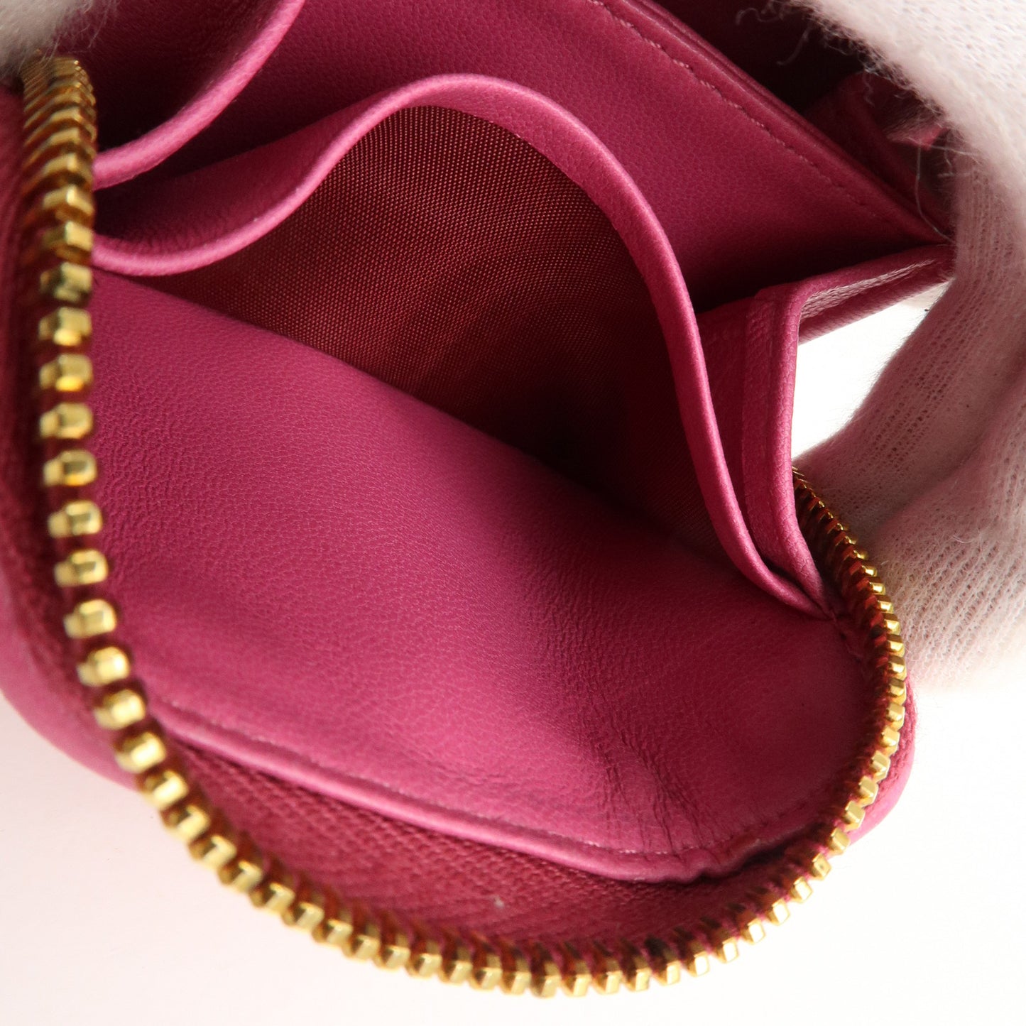 MIU MIU Matelasse Leather Round Zippy Coin Purse Pink 5MM268