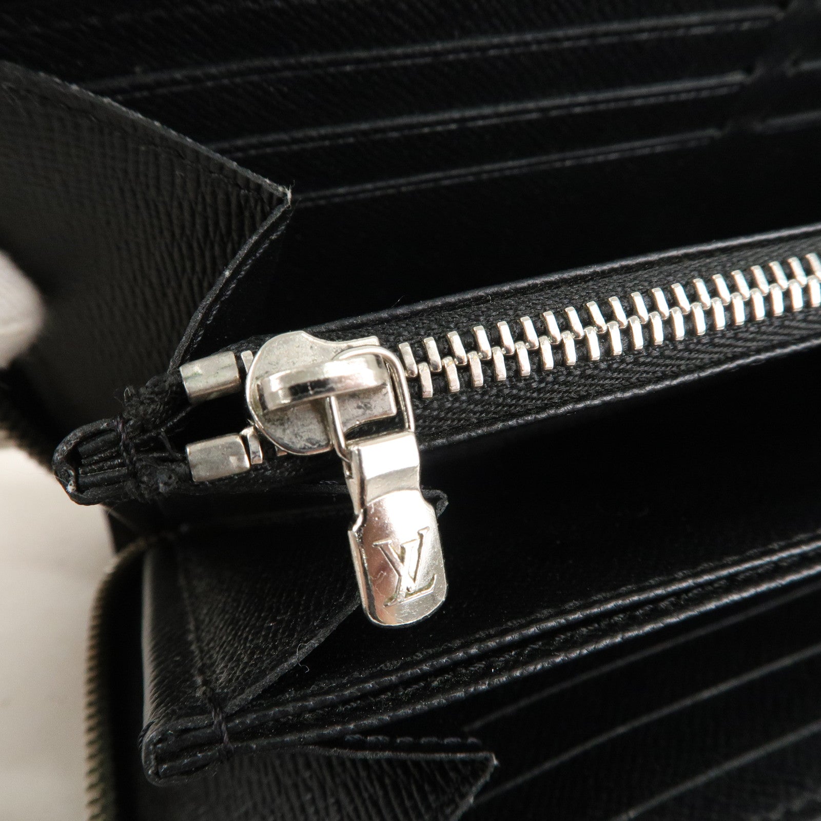 Louis-Vuitton-Epi-Zippy-Wallet-Zip-Round-Long-Wallet-Black-M61857