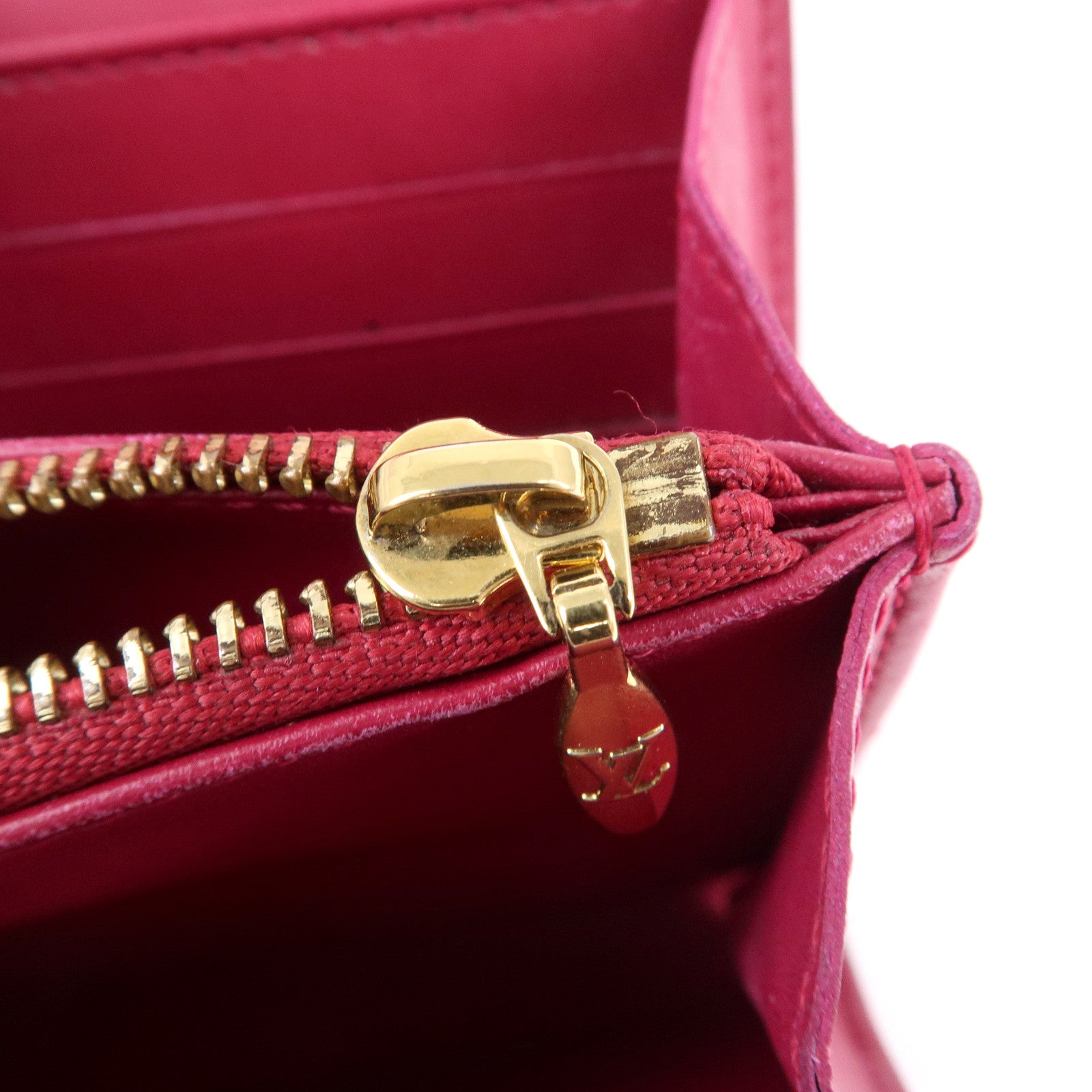 Louis Vuitton Sarah Chain Long Wallet Monogram Vernis Red Wristlet