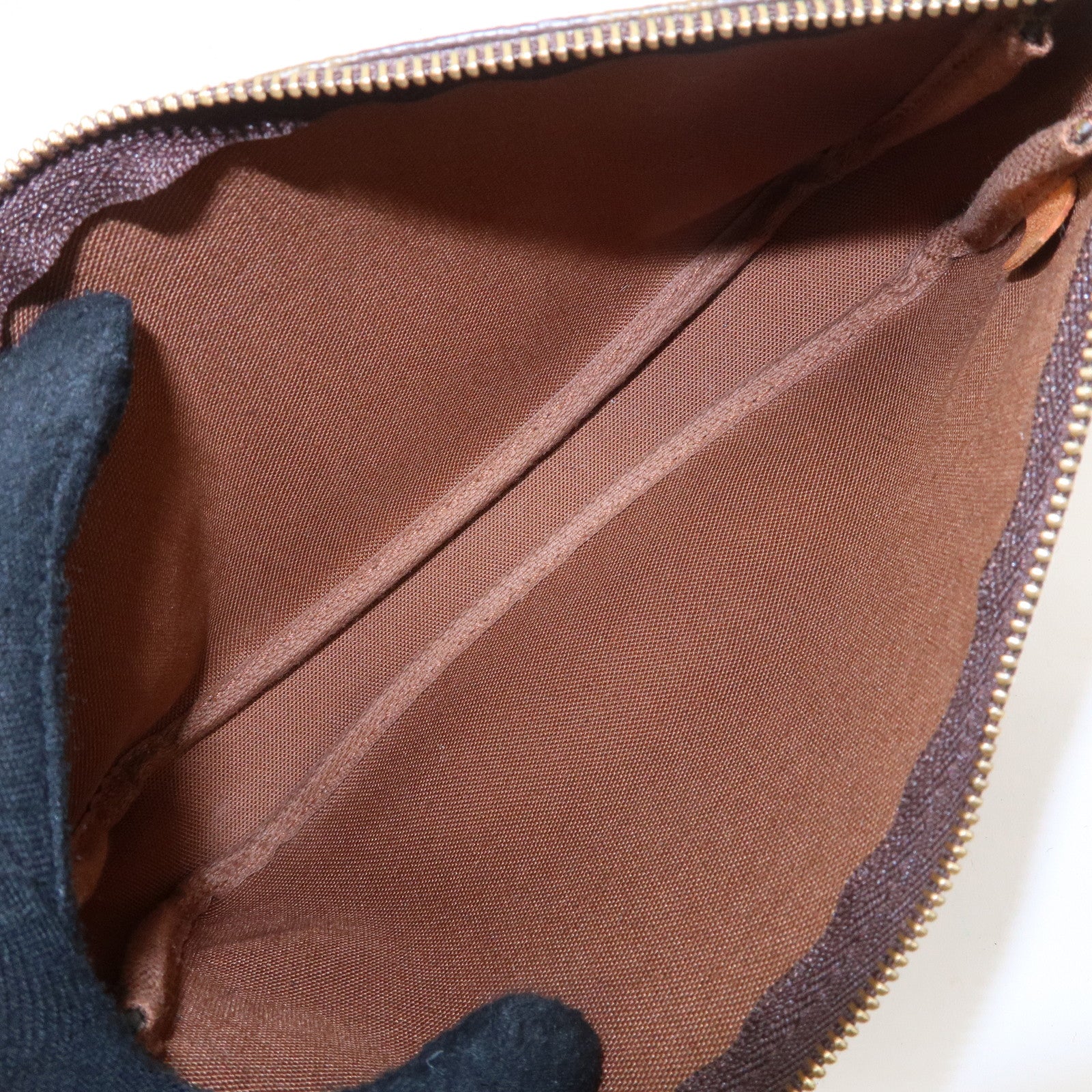 M51980 – Sac à main Louis Vuitton Hudson en toile monogram marron  