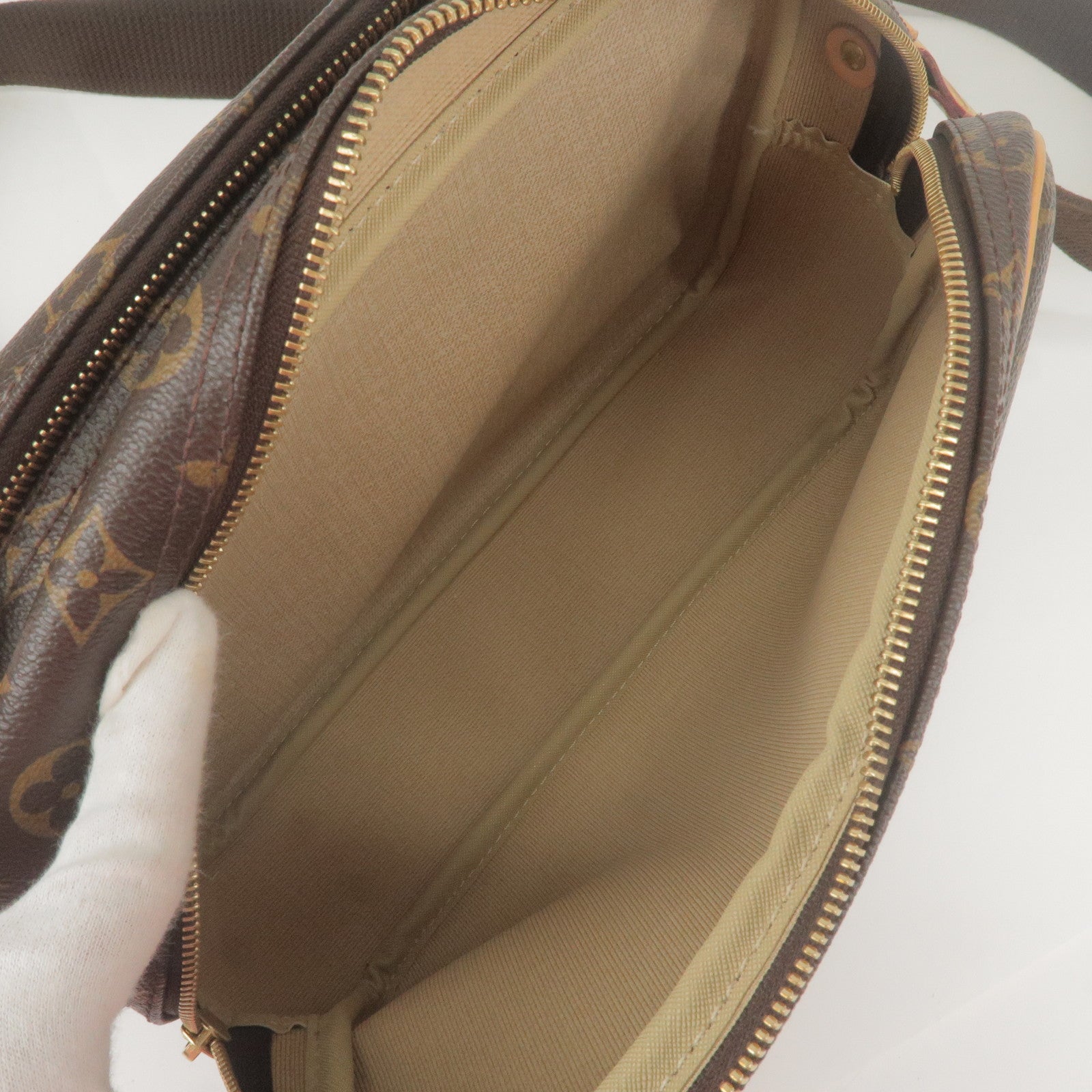 Louis Vuitton 2018 pre-owned Monogram Neverfull MM Shoulder Bag