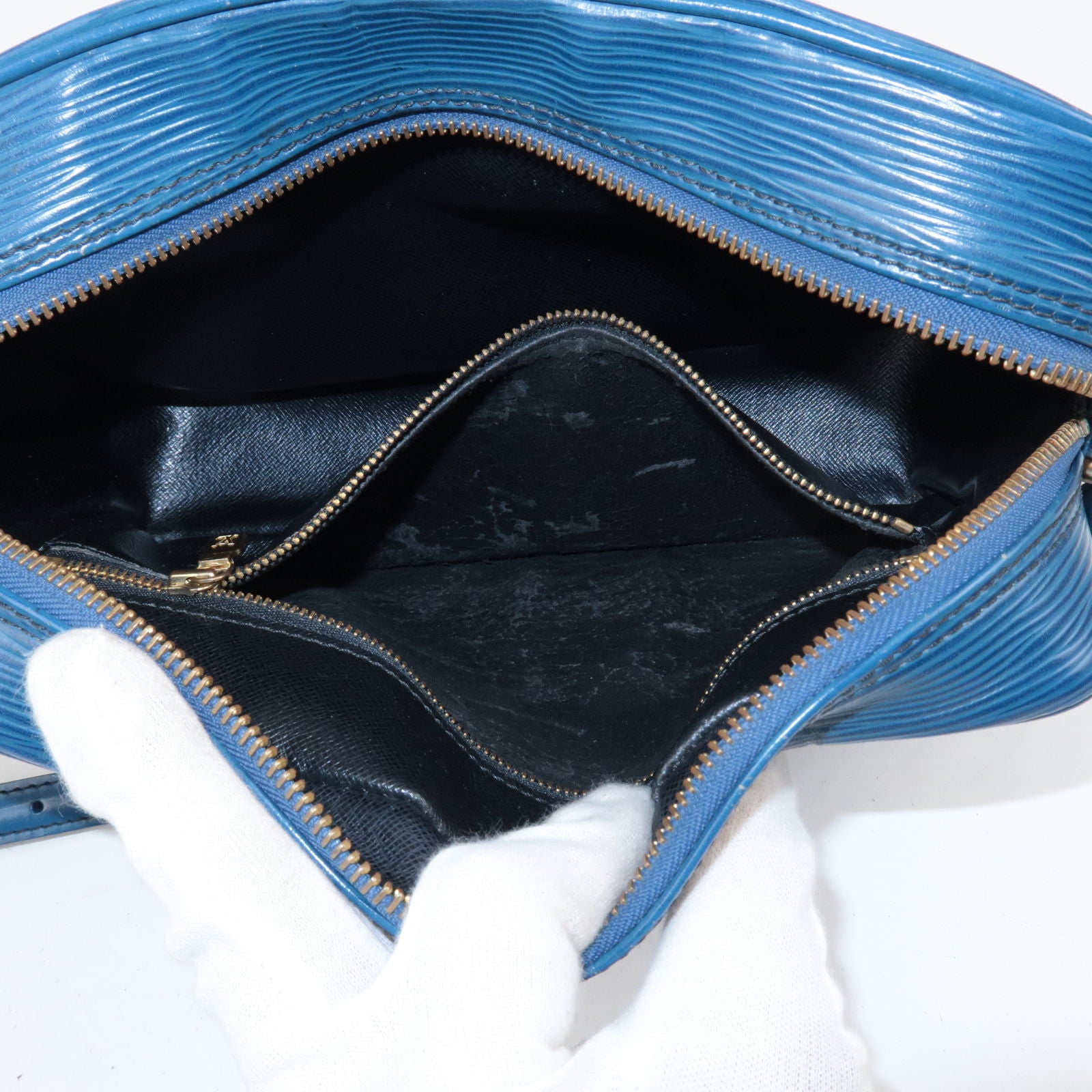 Louis Vuitton Trocadero 23 Black EPI Leather Crossbody/Shoulder Bag