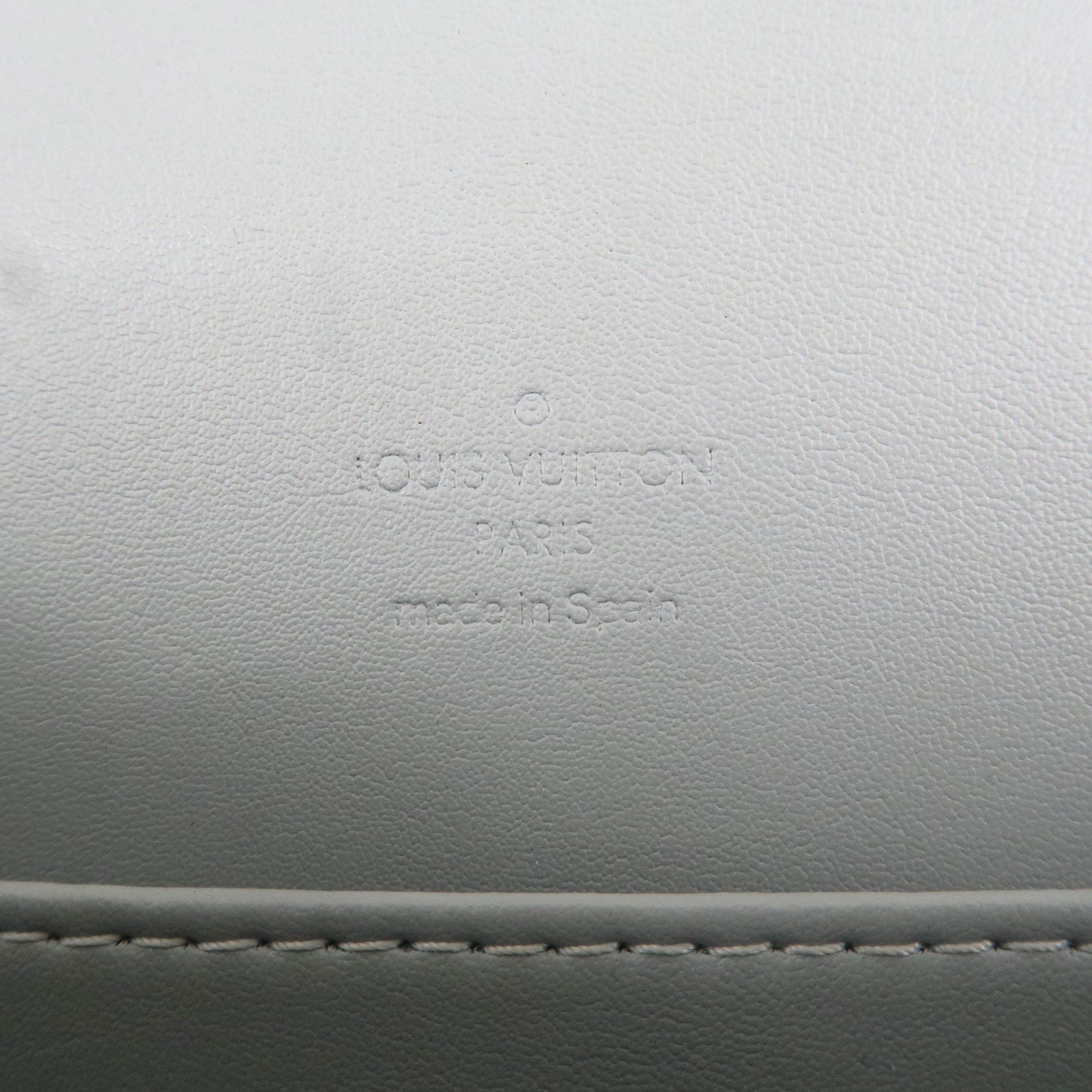 Louis Vuitton Monogram Vernis Thompson Street Gris M91069