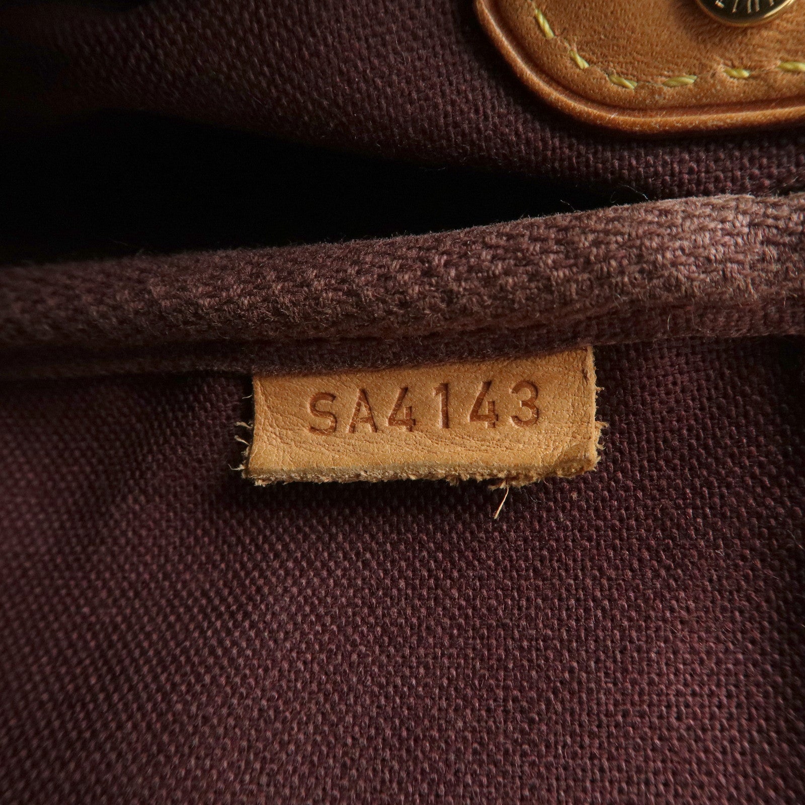 Louis-Vuitton-Monogram-Favorite-MM-2Way-Shoulder-Bag--Hand-Bag-M40718