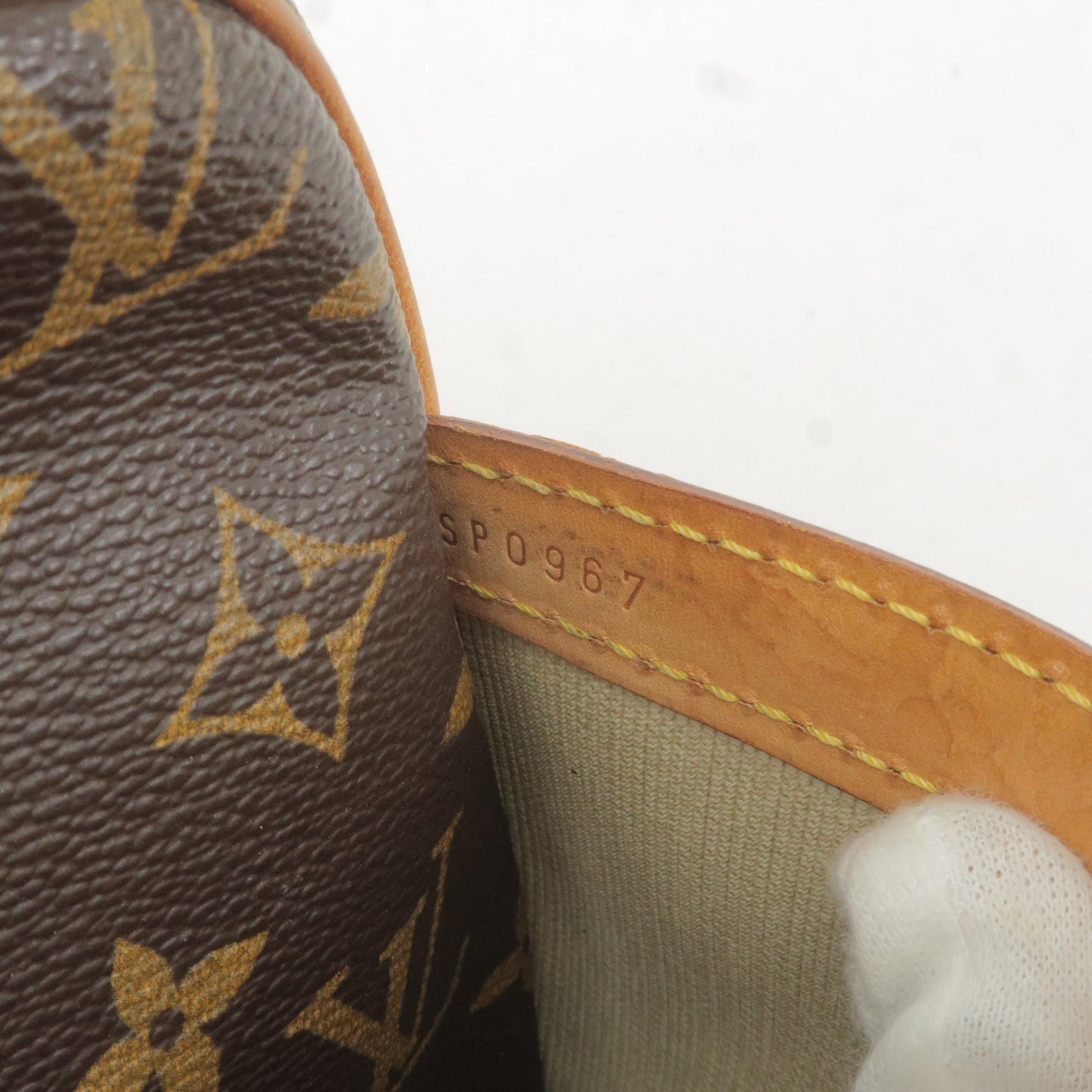  Louis Vuitton, Pre-Loved Monogram Canvas Reporter PM, Brown :  Luxury Stores