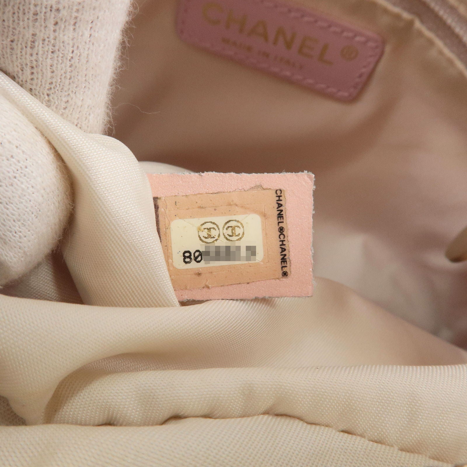 Chanel Handbags / Purses − Sale: up to −50%