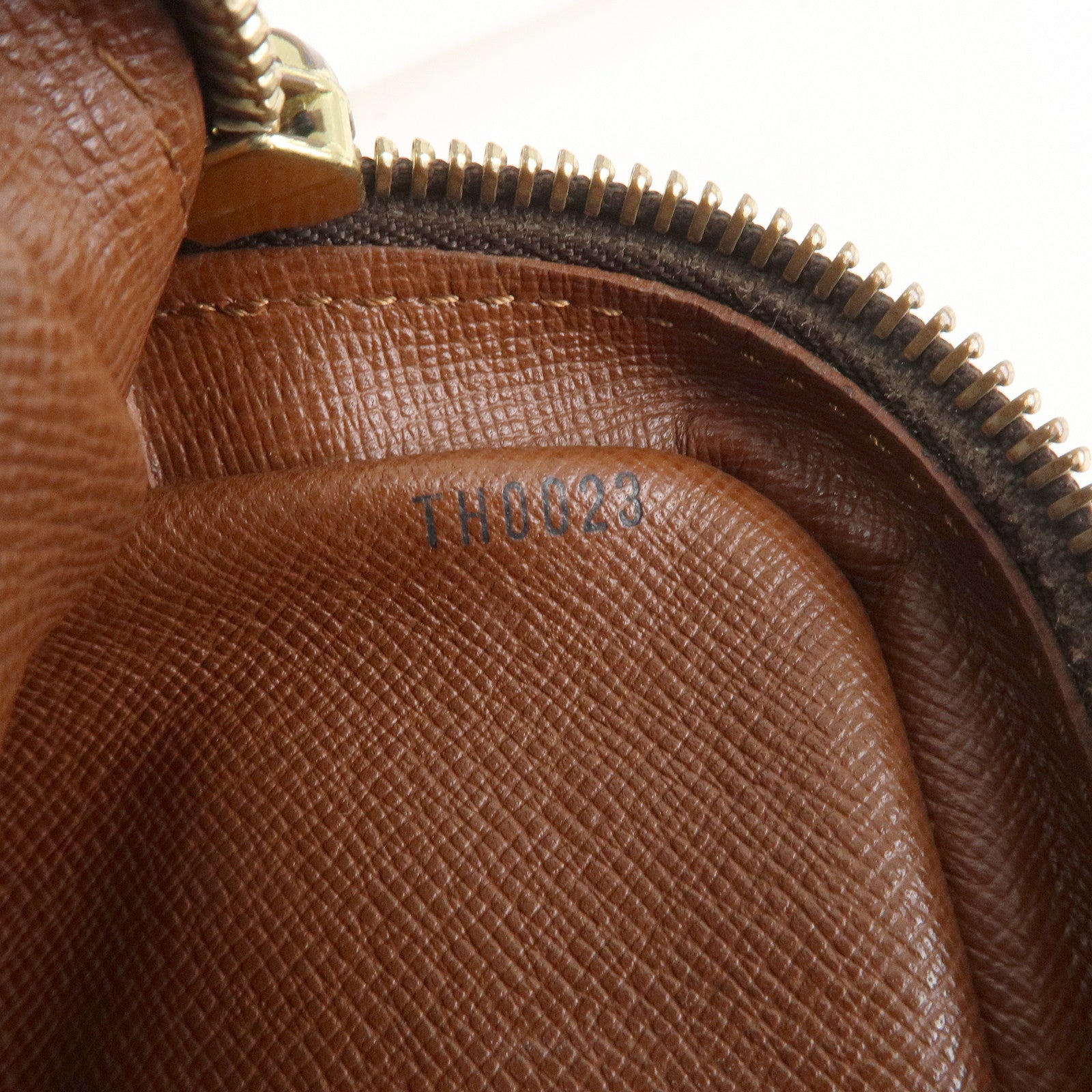LOUIS VUITTON  Used Shoulder Bag Monogram Brown M45236