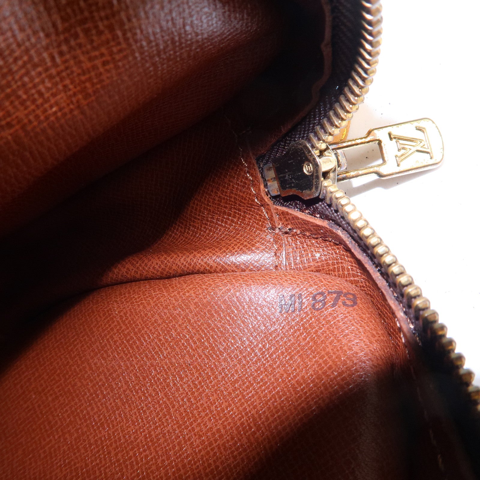 Handbag in leather with zipped pocket - ST GERMAIN