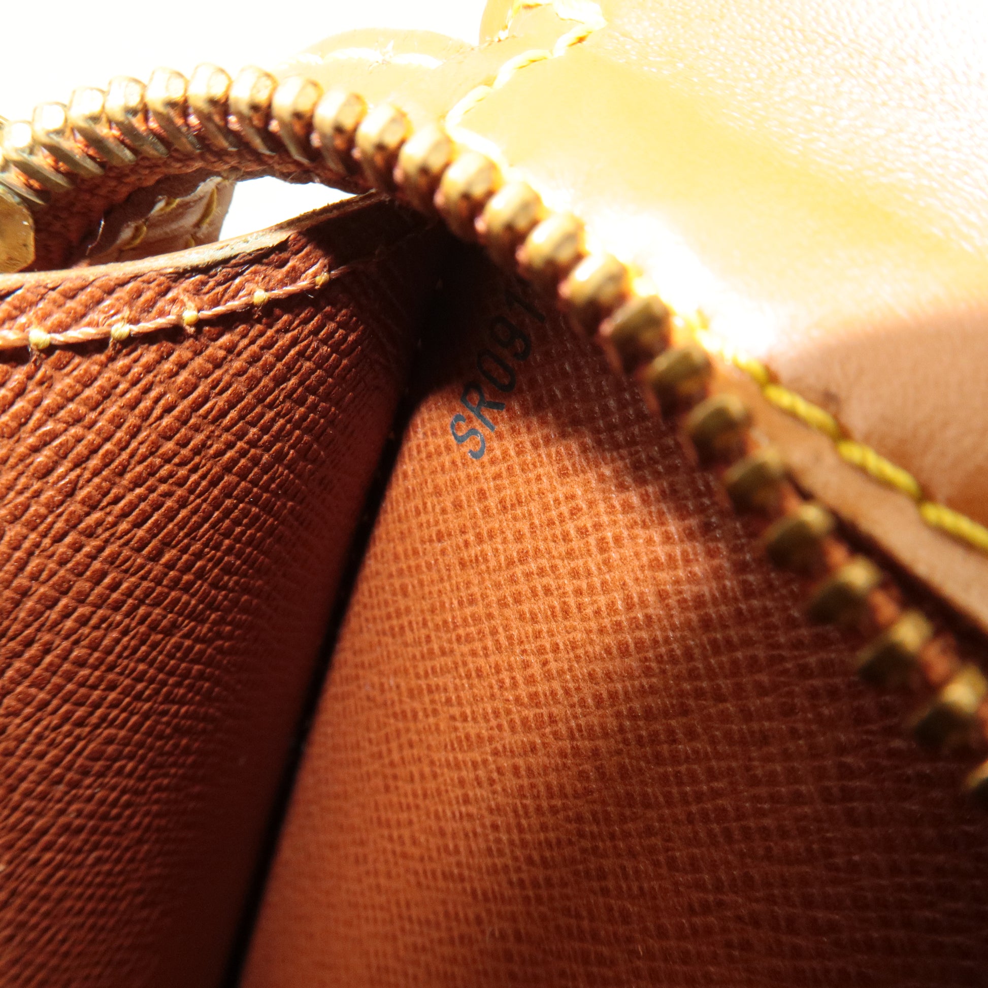 Louis Vuitton 2000's Epi leather Speedy handbag Orange ref.235206 - Joli  Closet
