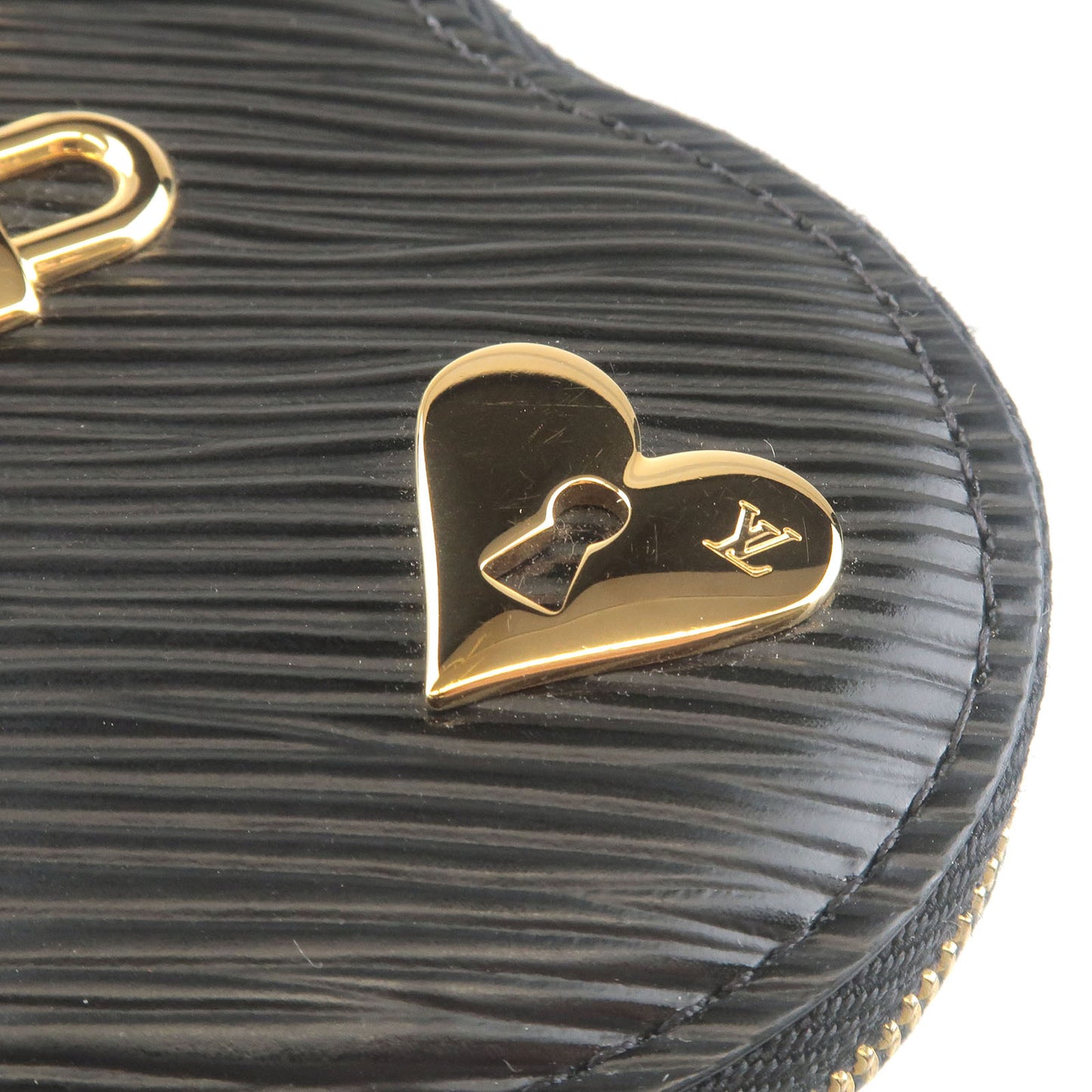 Louis Vuitton Epi Love Lock Porte Monnaie Coeur Coin Case M63995