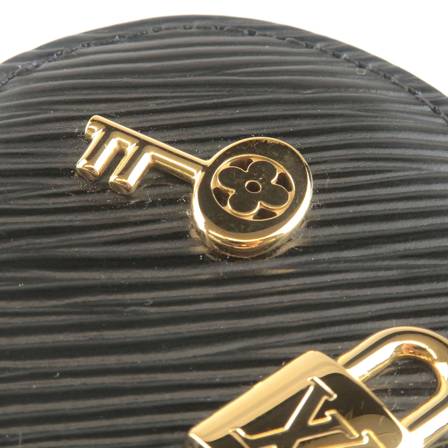 Louis Vuitton Epi Love Lock Porte Monnaie Coeur Coin Case M63995
