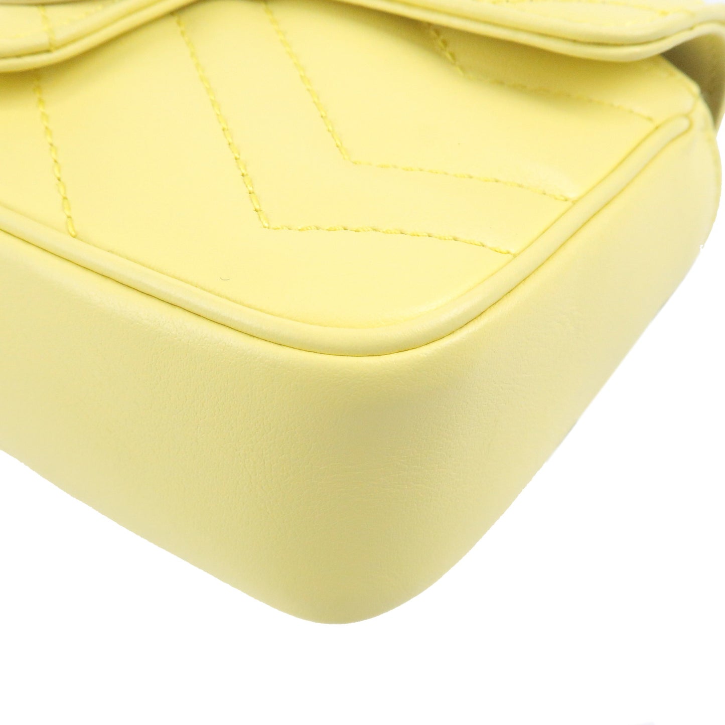 GUCCI GG Marmont Leather Super Mini Chain Shoulder Bag 476433