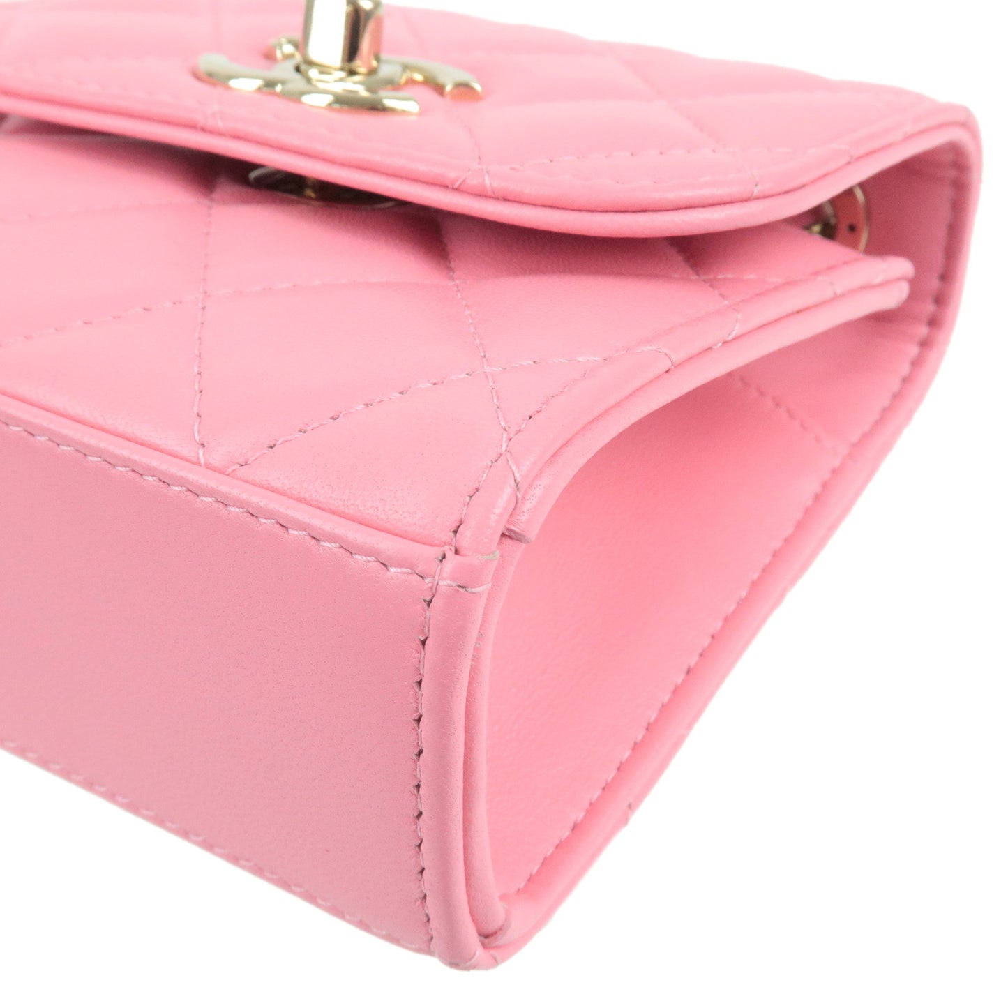 CHANEL Trendy CC Mini Matelasse Lambskin Shoulder Bag Pink A81633