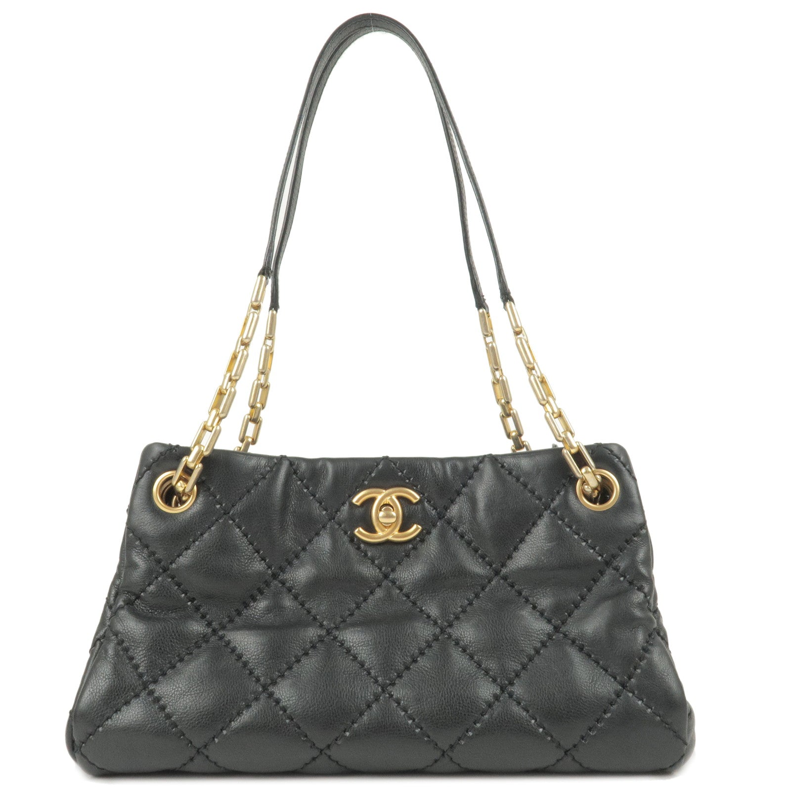 CHANEL  BLACK QUILTED LEATHER CHAIN SHOULDER