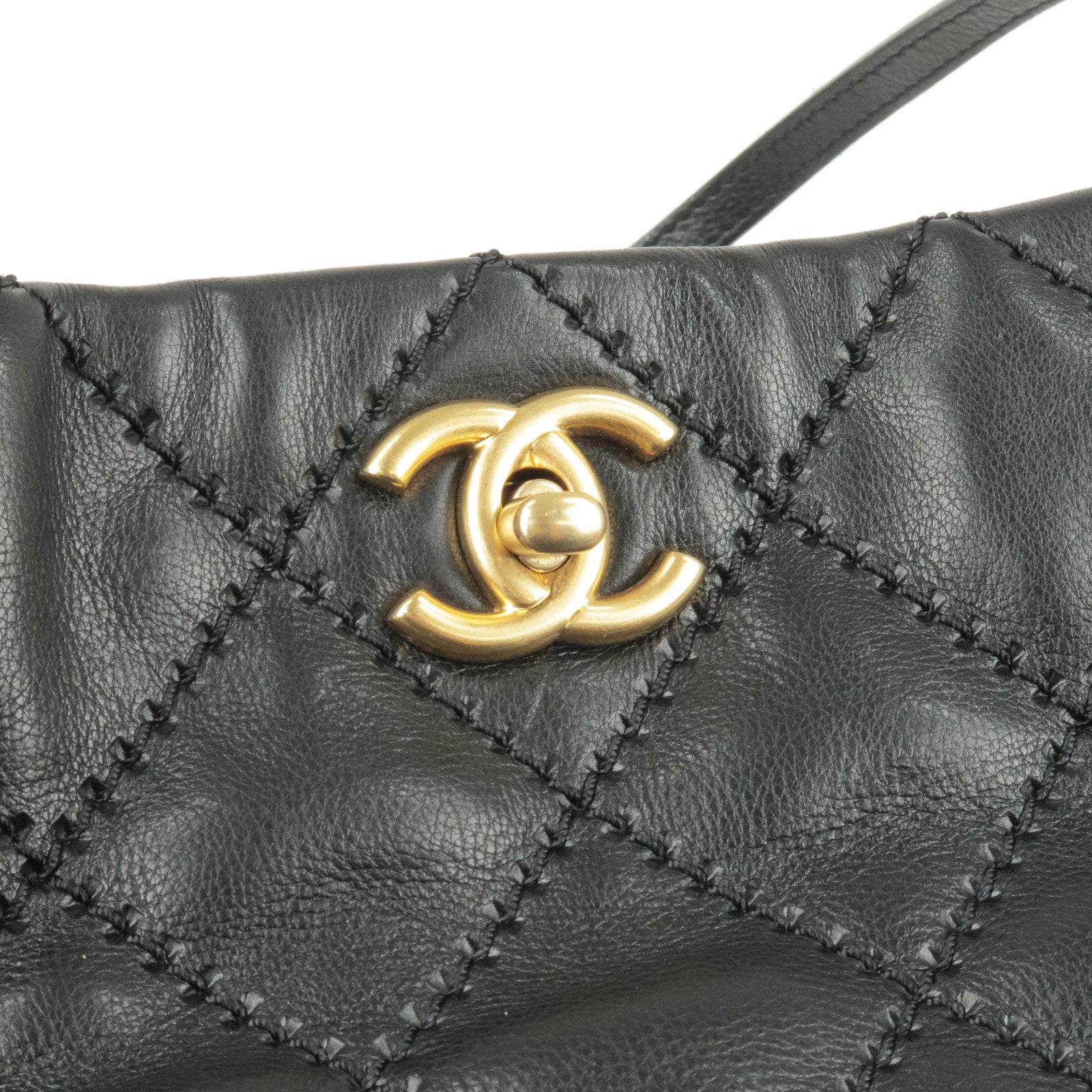 Leather - Stitch - chanel gabrielle wallet on chain shoulder bag in beige  and black quilted leather - Bag - Black – Chanel Pre - Ultra - Shoulder -  Quilted - CHANEL - Owned 1997 small diamond quilted briefcase - Chain