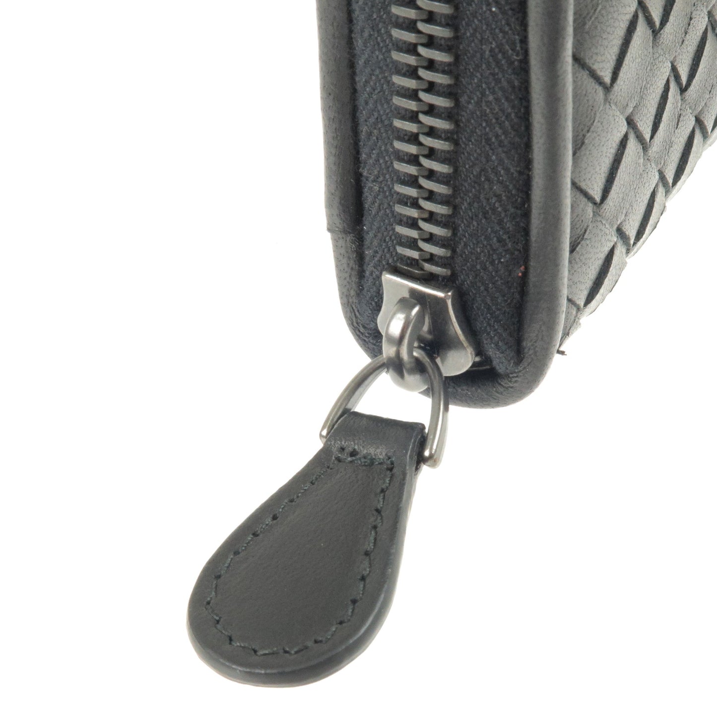 BOTTEGA VENETA Intrecciato Leather Round Zippy Coin Case 114075