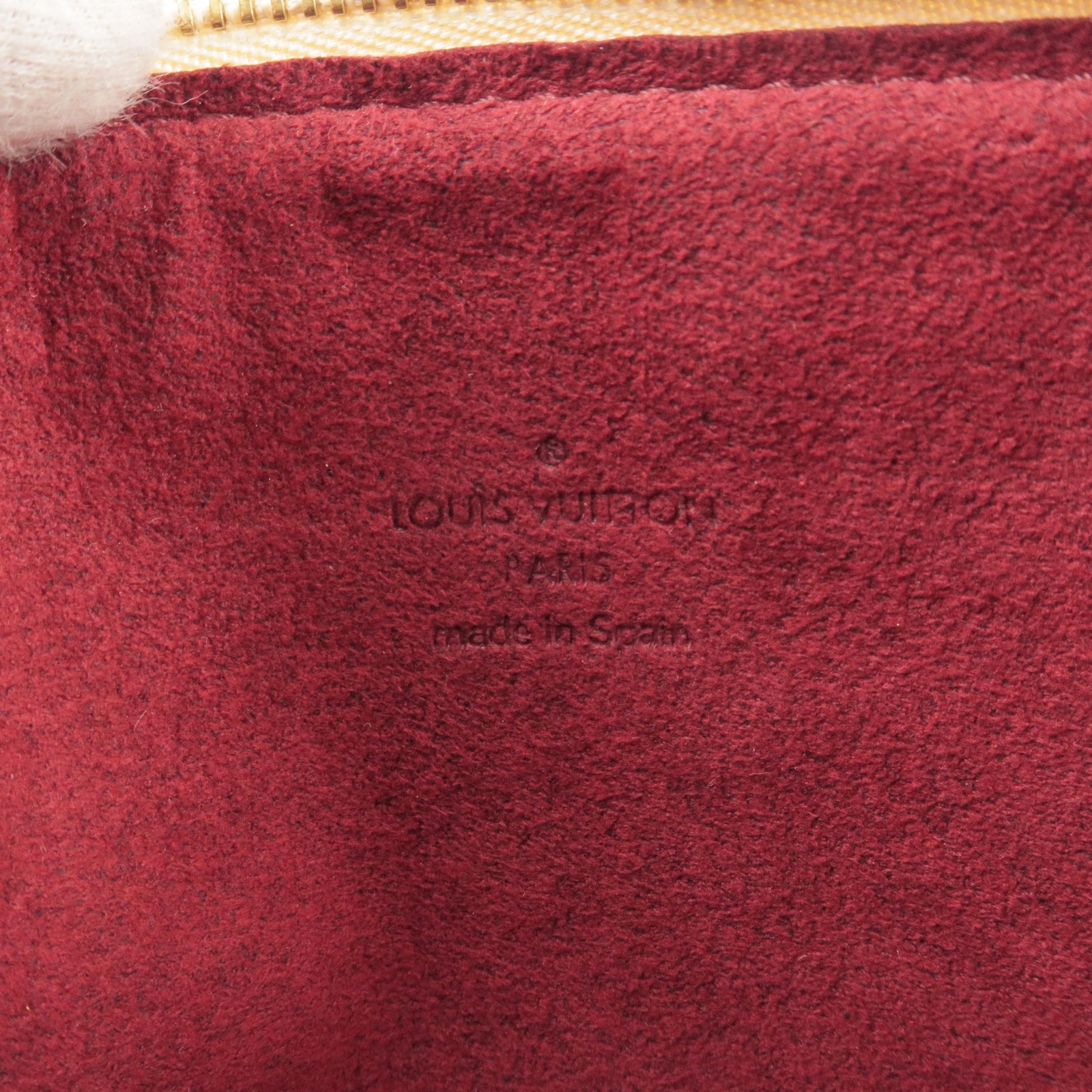 Louis Vuitton 2004 Made Monogram Multi Color Pochette Accessoires Blan in  2023