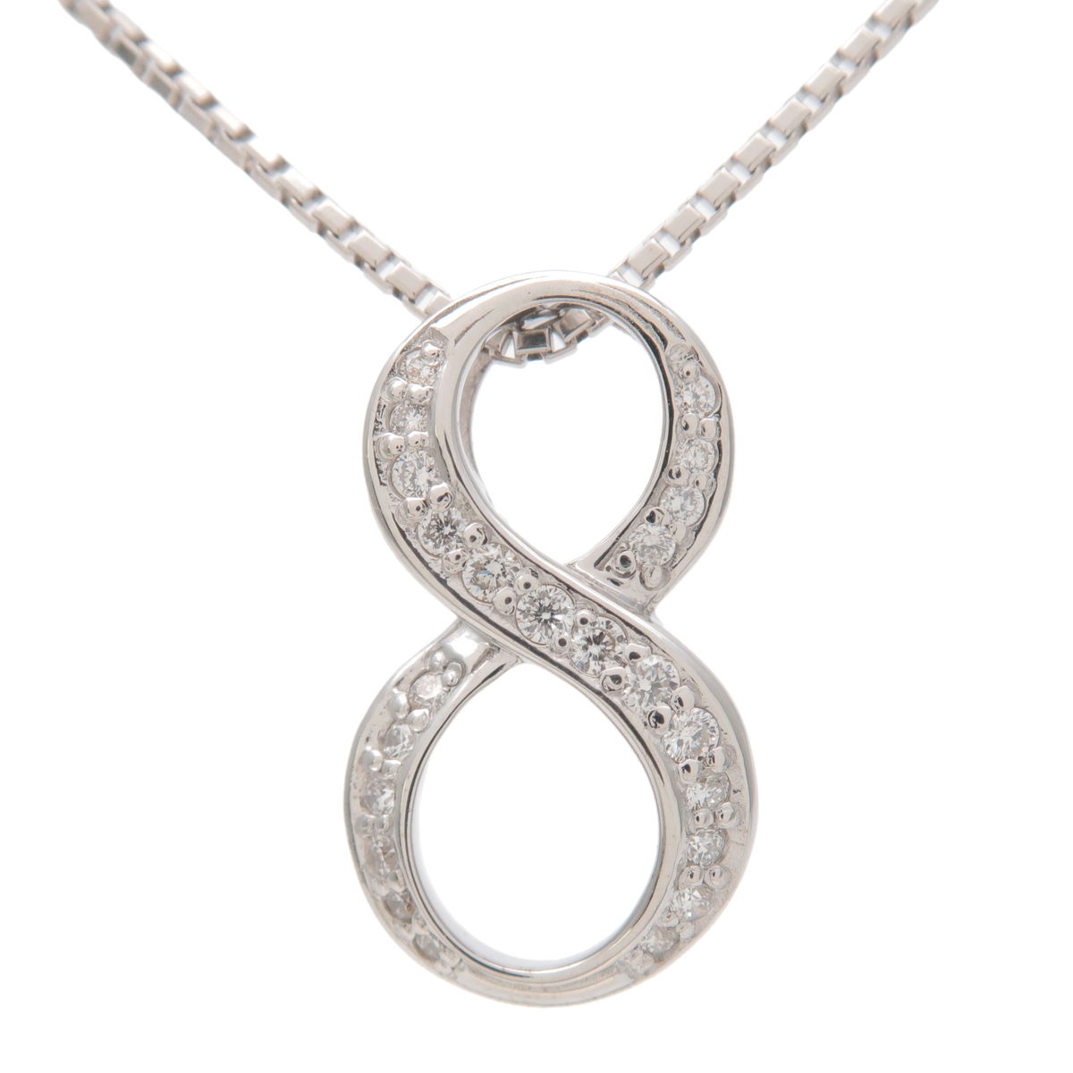 NOMBRE-Number-8-Diamond-Necklace-Small-0.19ct-K18-White-Gold