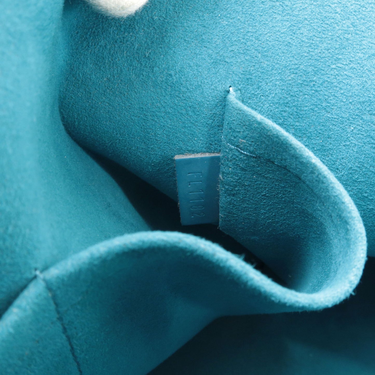 Louis Vuitton Epi Alma PM Hand Bag Cyan Blue M40624