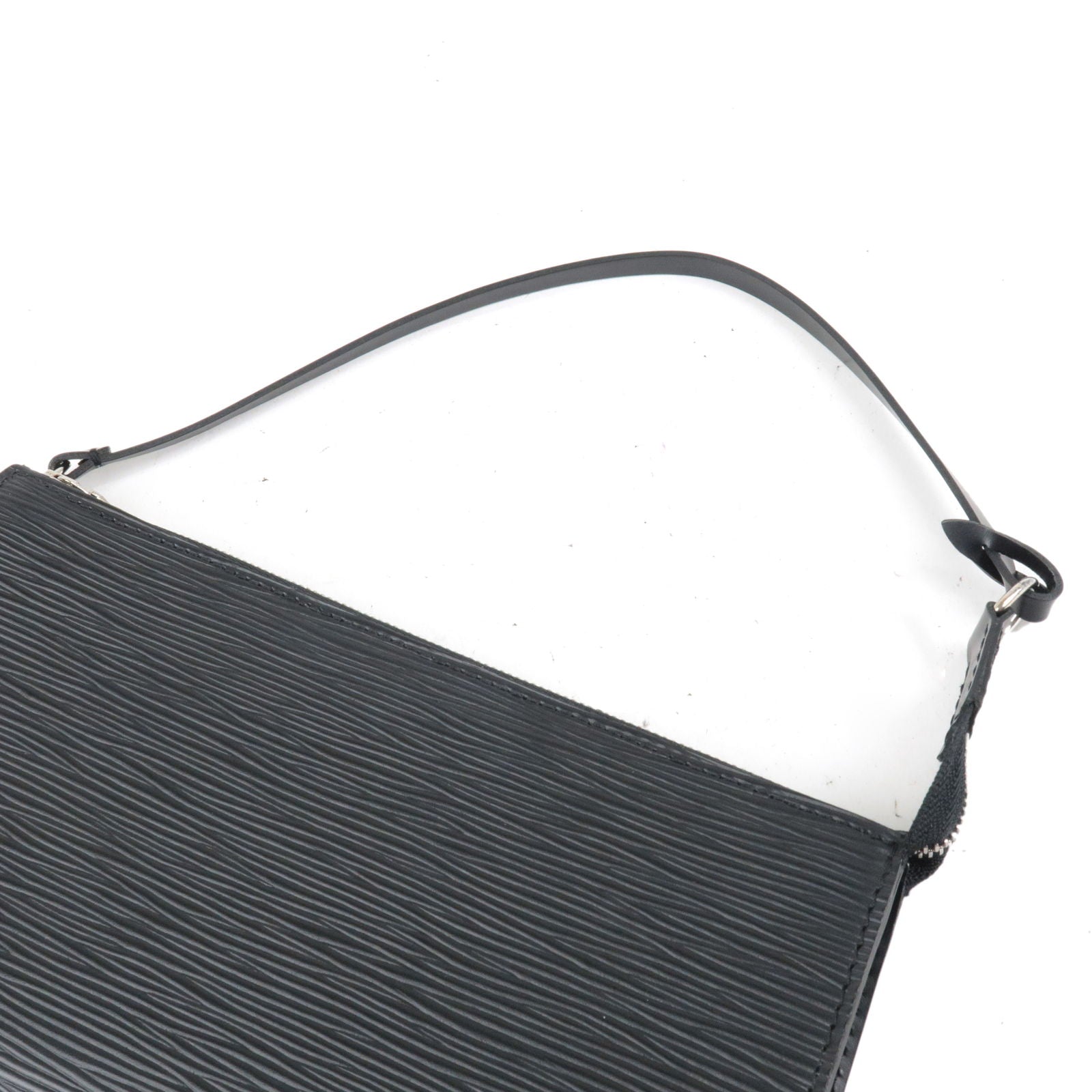 Louis-Vuitton-Epi-Pochette-Accessoires-Hand-Bag-Noir-M52982 – dct