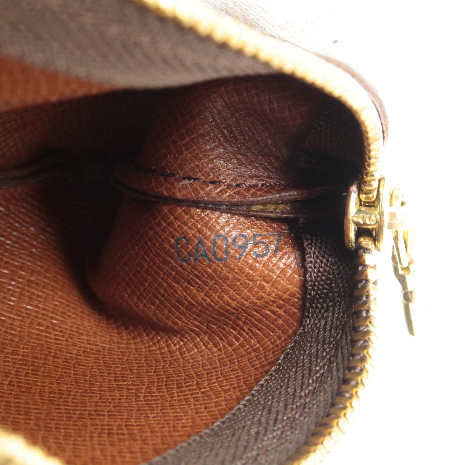 Louis Vuitton Amarante Monogram Vernis Leather Pochette Cles For