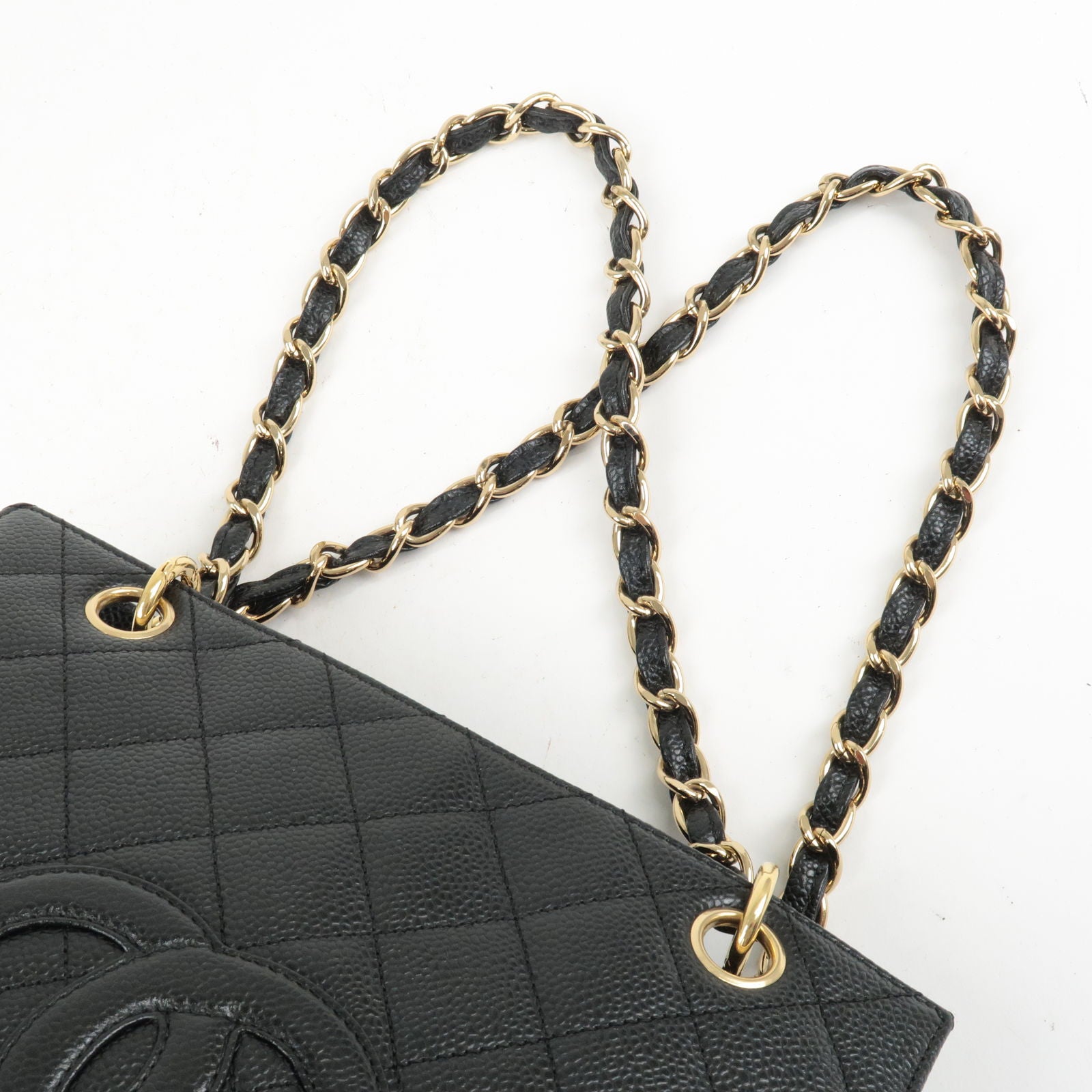 chanel quilted purse black