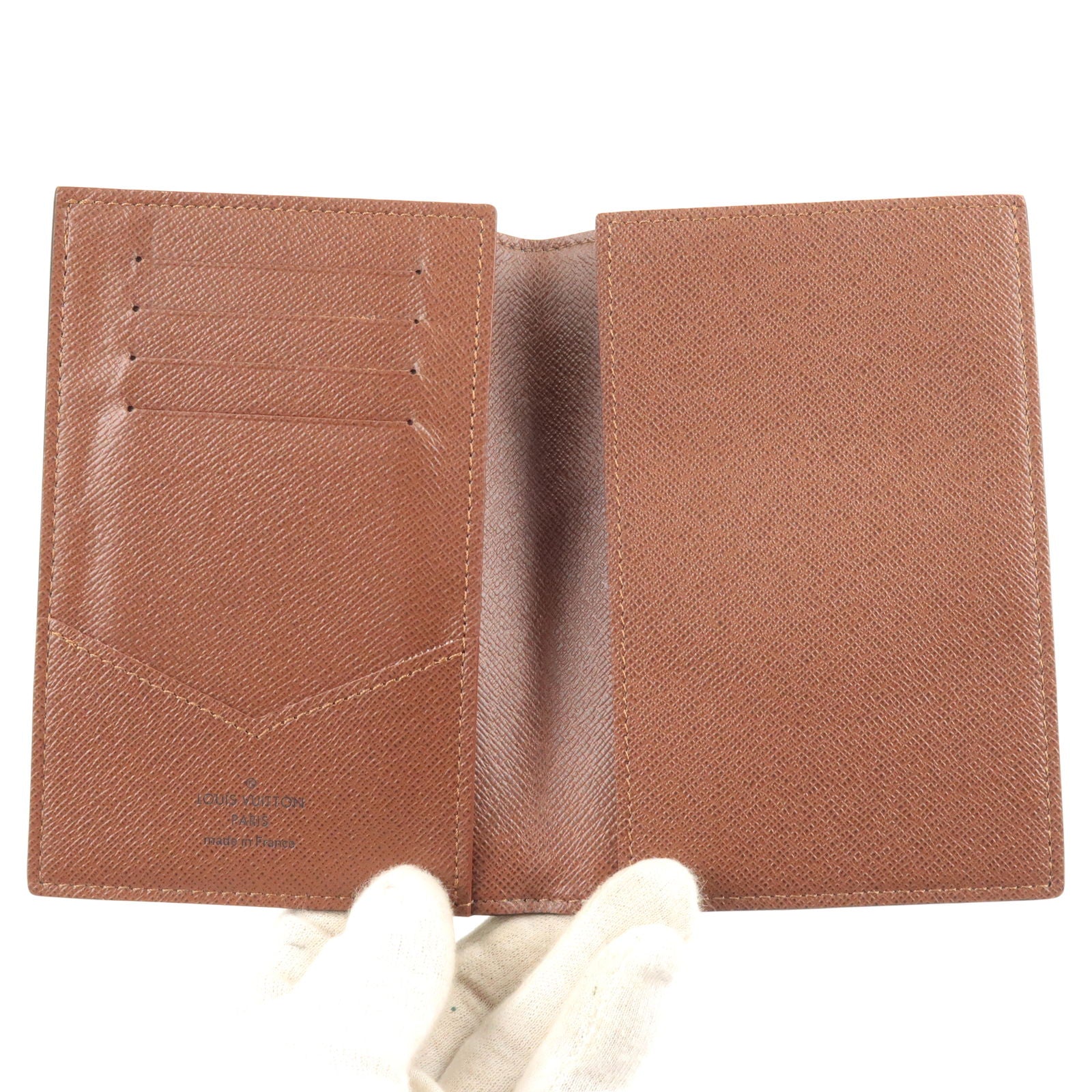 Louis Vuitton Passport Cover Monogram M64502