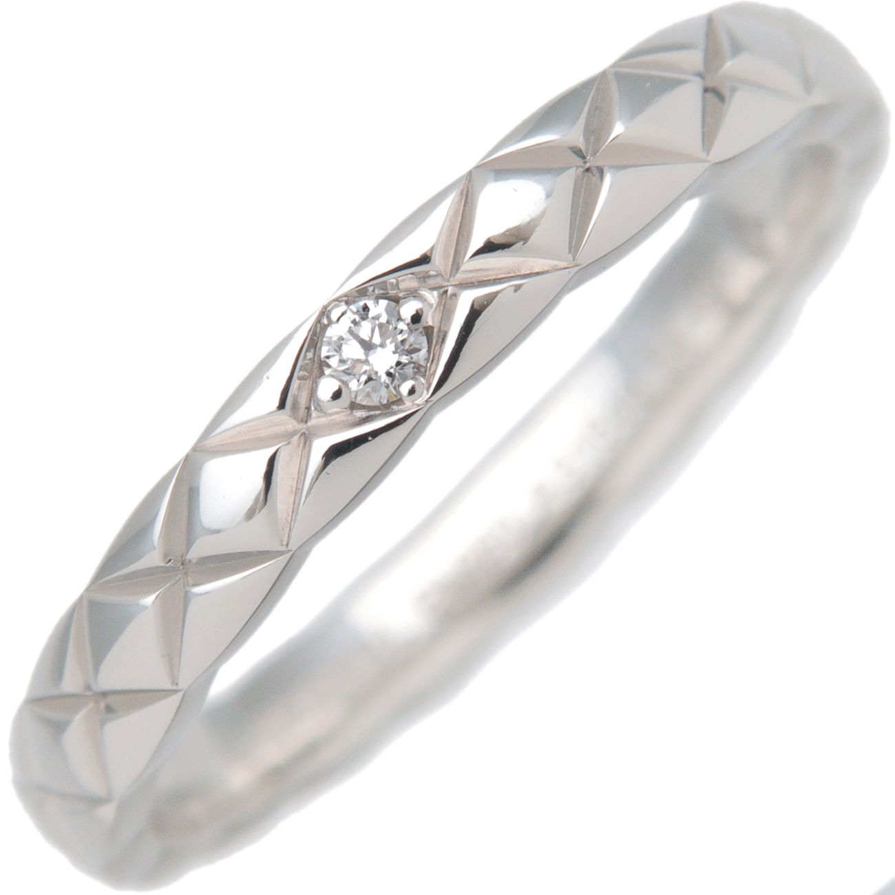 Chanel CoCo Crush Diamond and Gold Matelasse Ring at 1stDibs  chanel 18k  ring, chanel coco crush ring, chanel matelasse ring