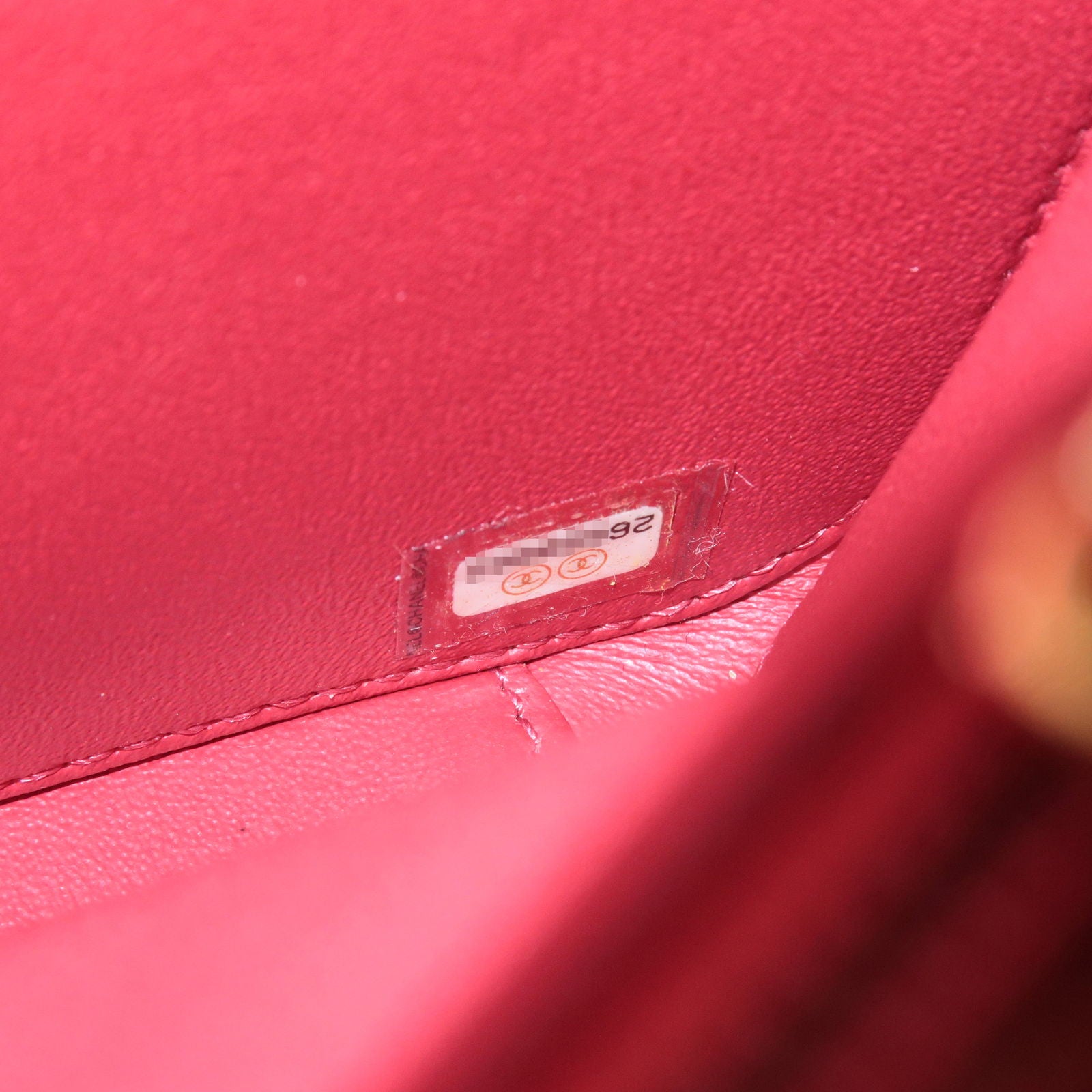 CHANEL-CC-Filigree-Caviar-Skin-Vanity-Case-Chain-Bag-Red-A93343