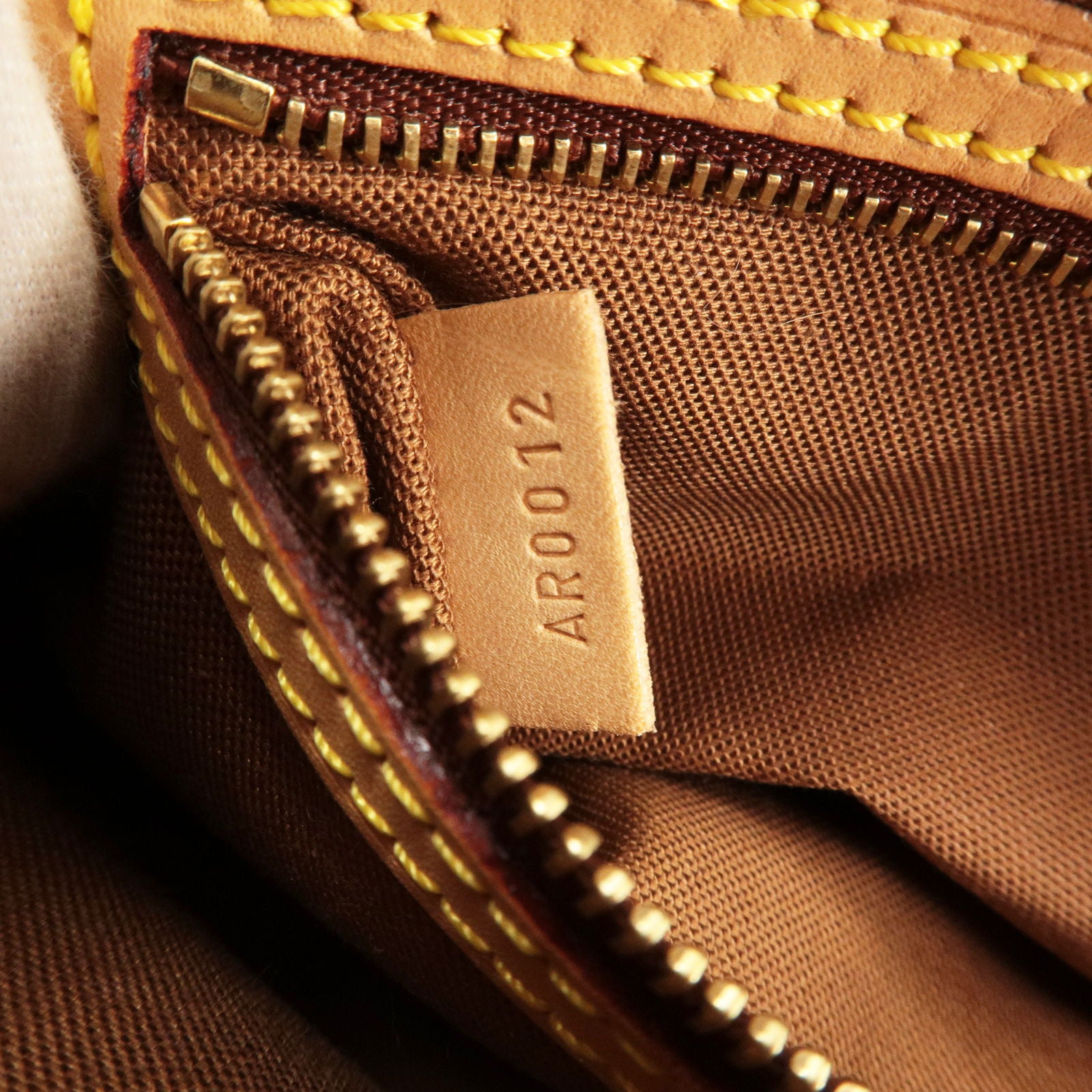 Louis Vuitton Trotteur Monogram Crossbody Bag M51240
