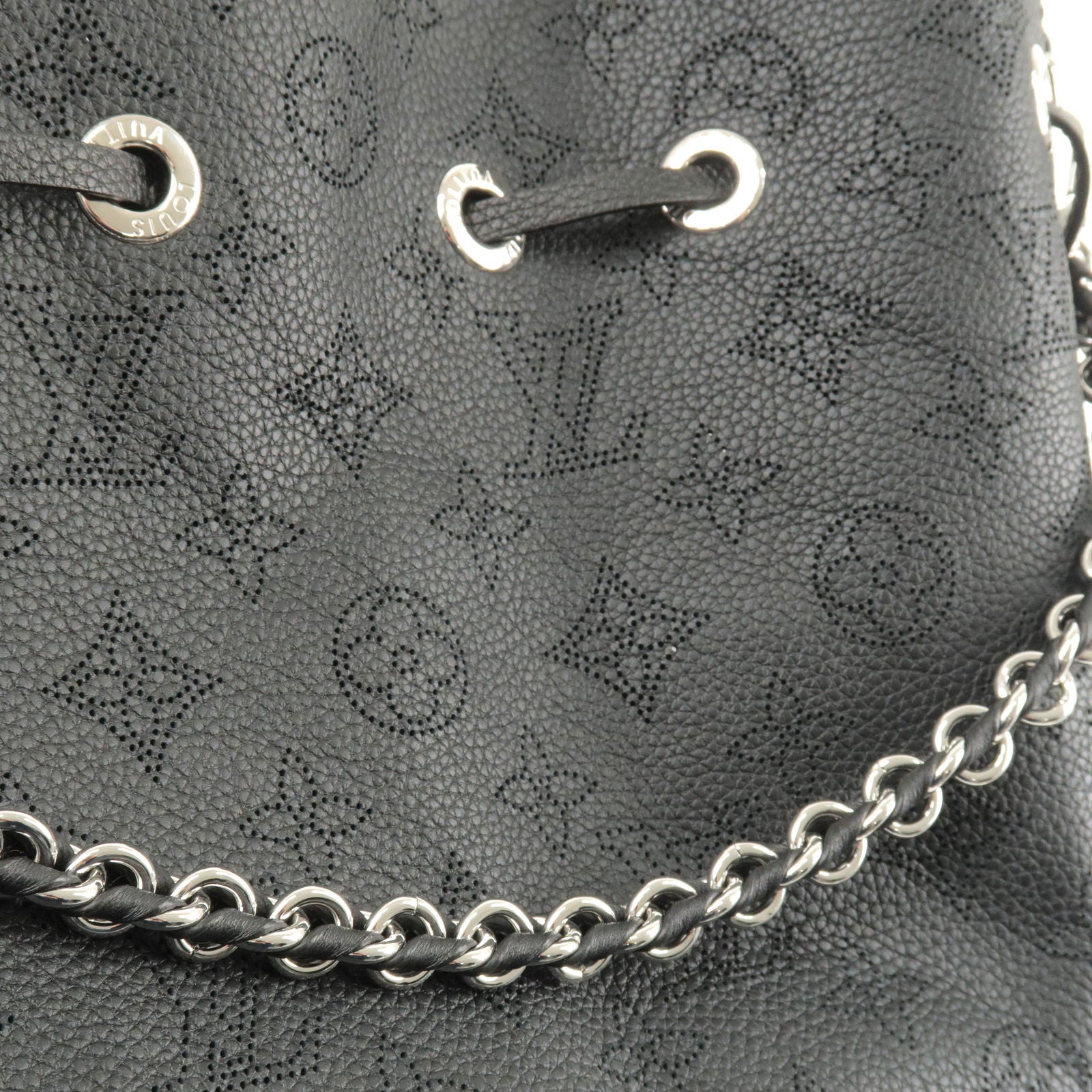 Bolso de mano Louis Vuitton L en cuero mahina negro