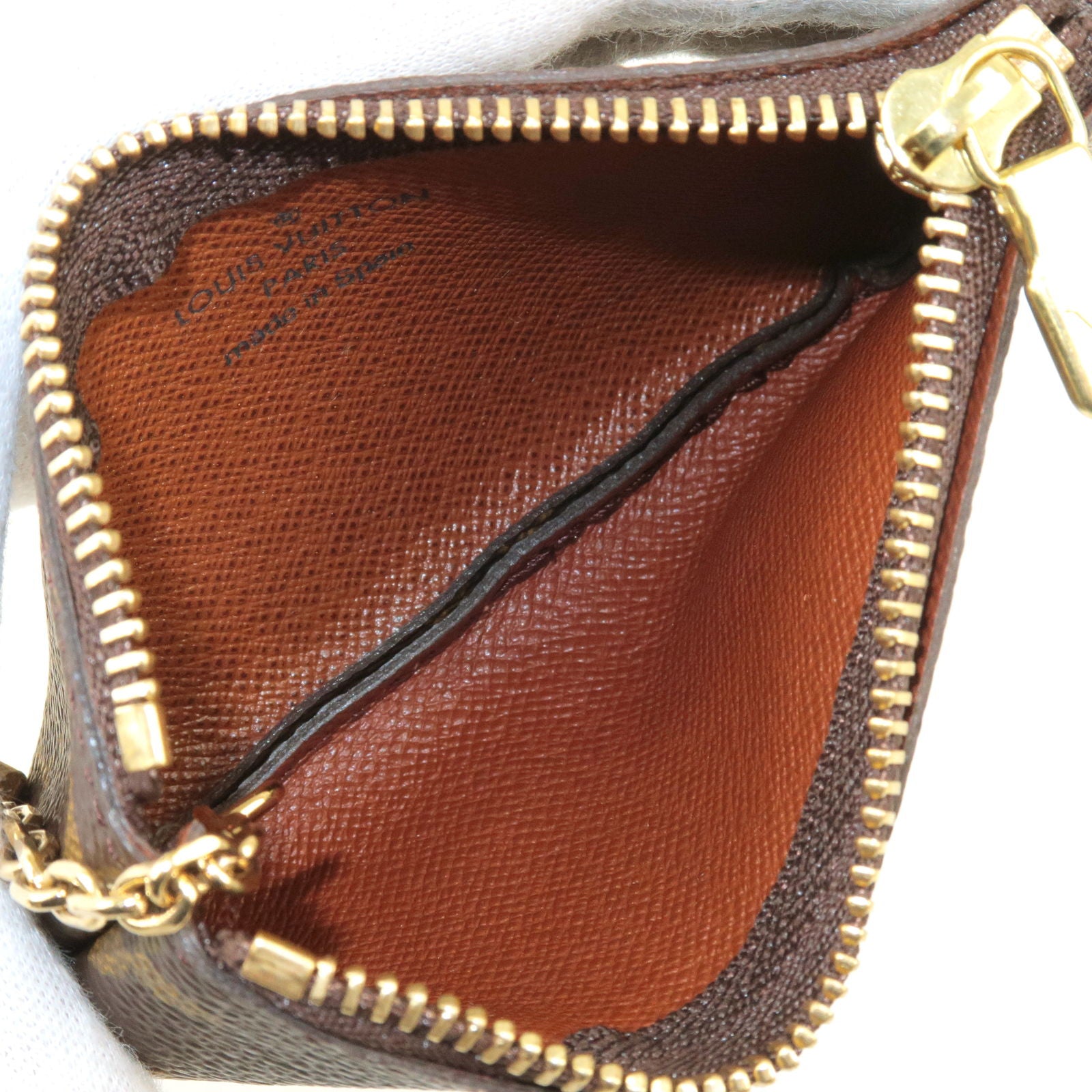 Louis Vuitton M62650 Key Pouch Authentic Like New for Sale in