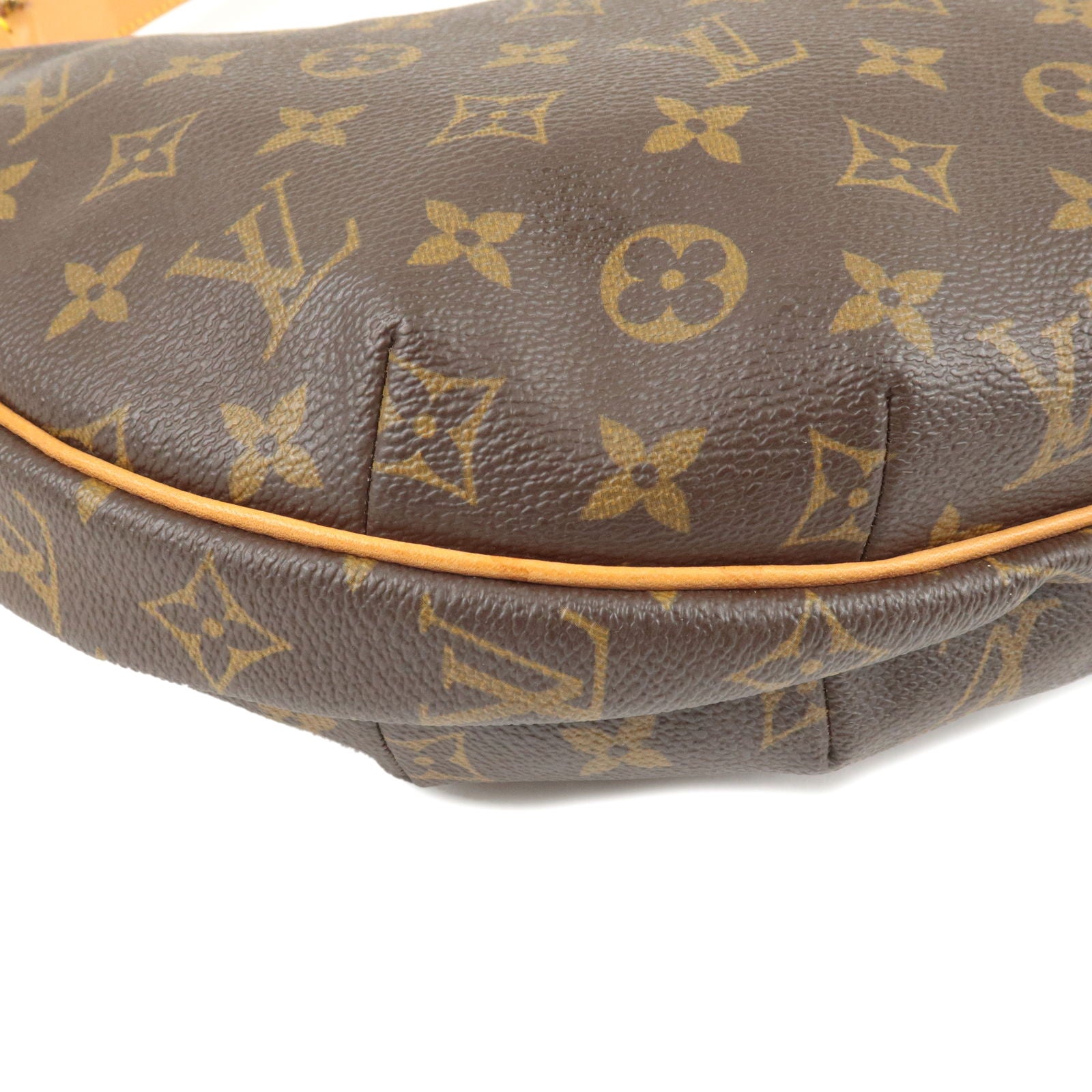 LOUIS VUITTON Croissant Size MM Monogram Brown M51512