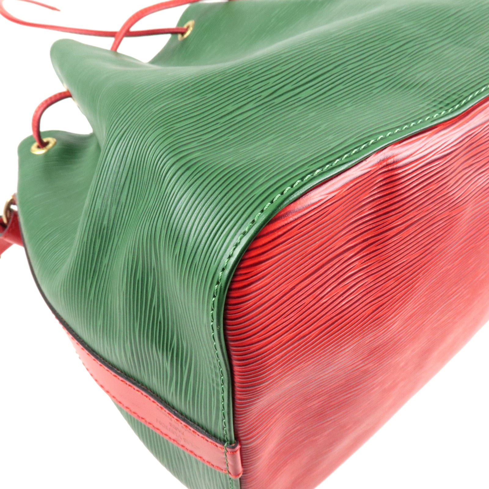 LOUIS VUITTON Noe Large Green Epi Leather Vintage Shoulder Bag