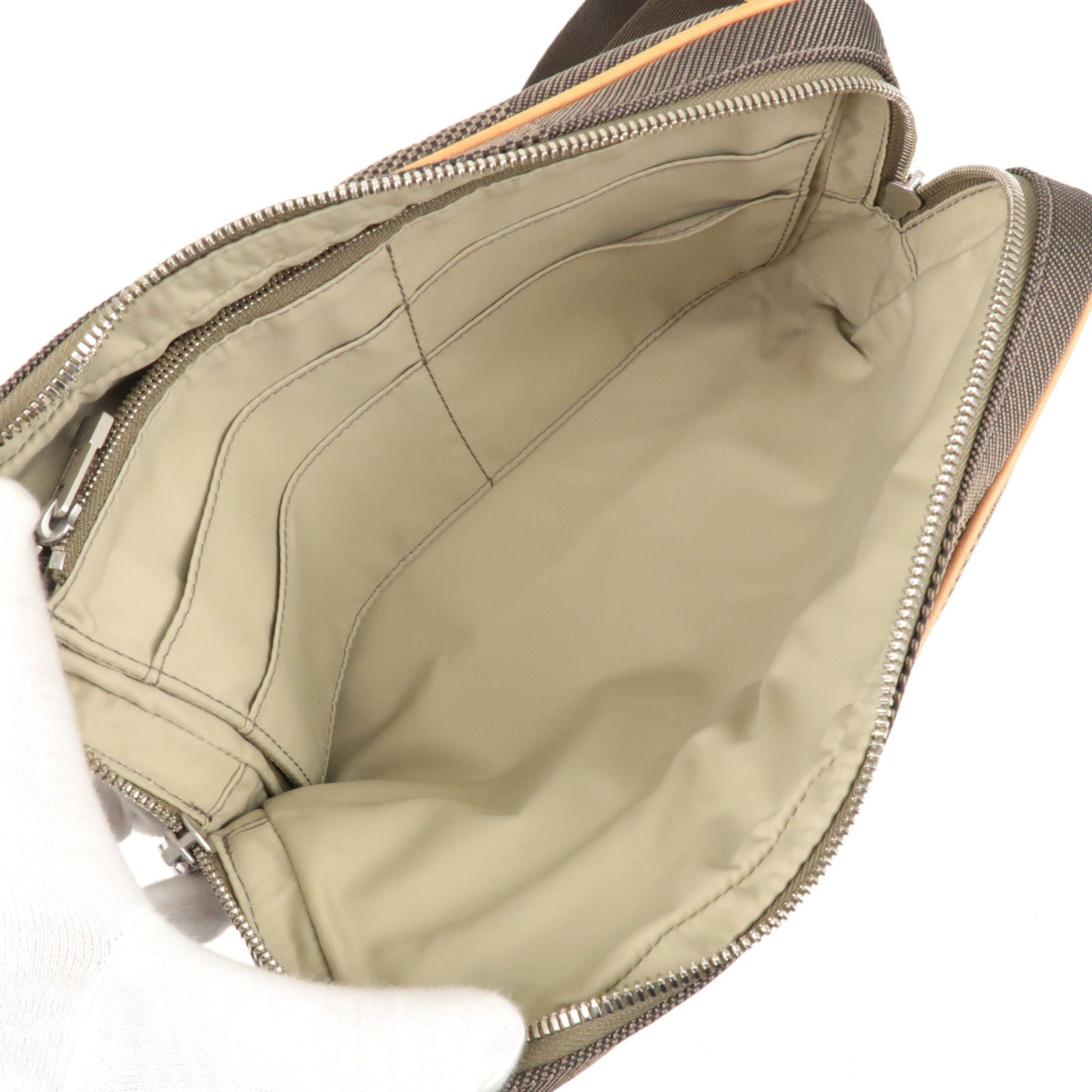 Louis Vuitton] Louis Vuitton Acrobat M93620 West bag Damijean Canvas Black  CE4162 engraved men's waist bag A rank – KYOTO NISHIKINO