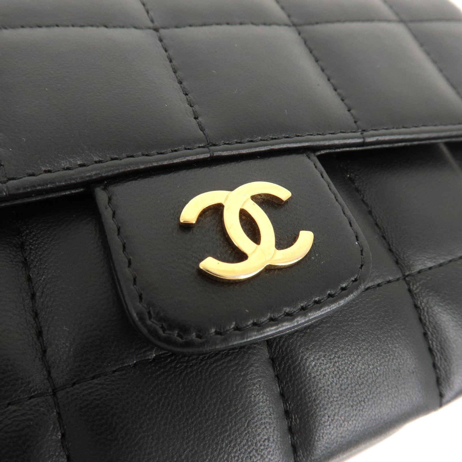 Chanel Black Chocolate Bar Quilted Leather East West Flap Bag