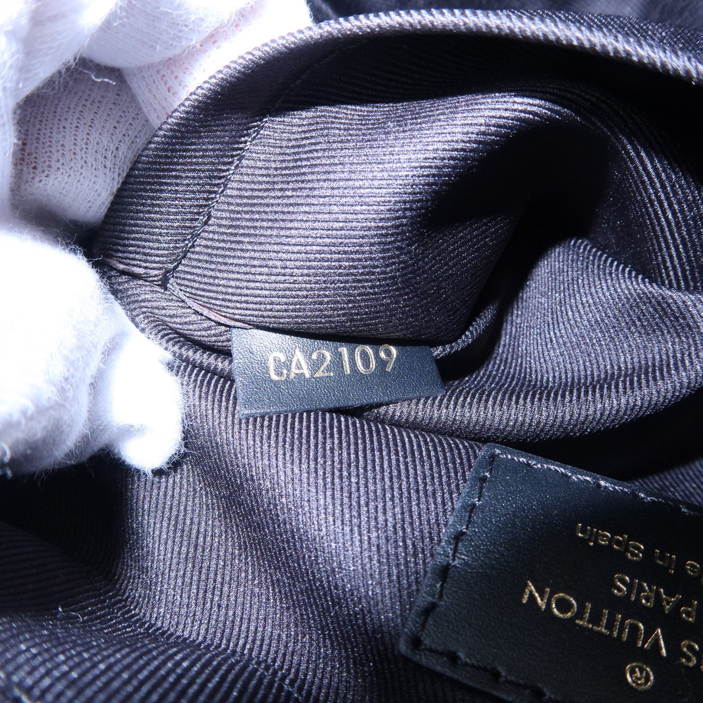 Louis-Vuitton-Monogram-Saintonge-Shoulder-Bag-Noir-M43555 – dct