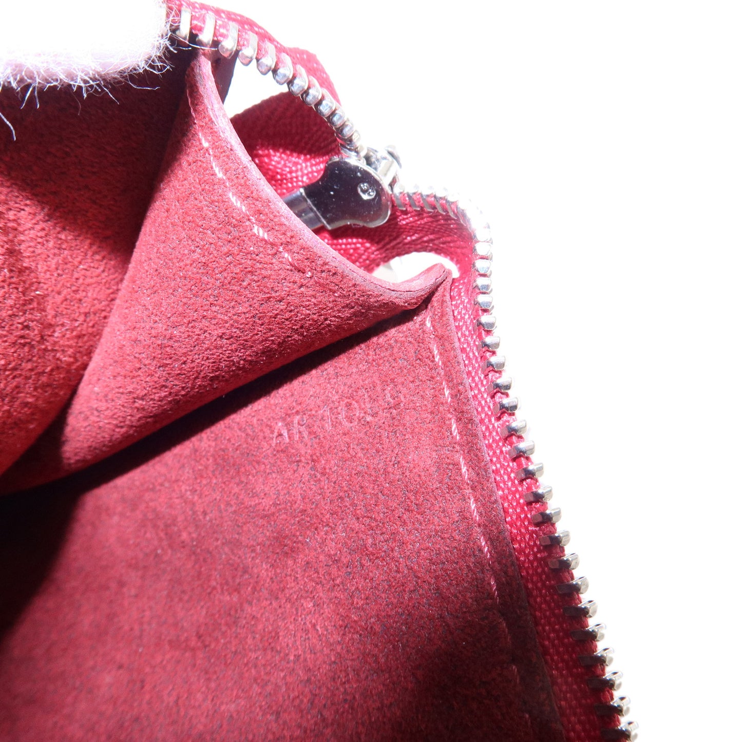 Louis Vuitton Epi Pochette Accessoires Pouch Ruby M5298M
