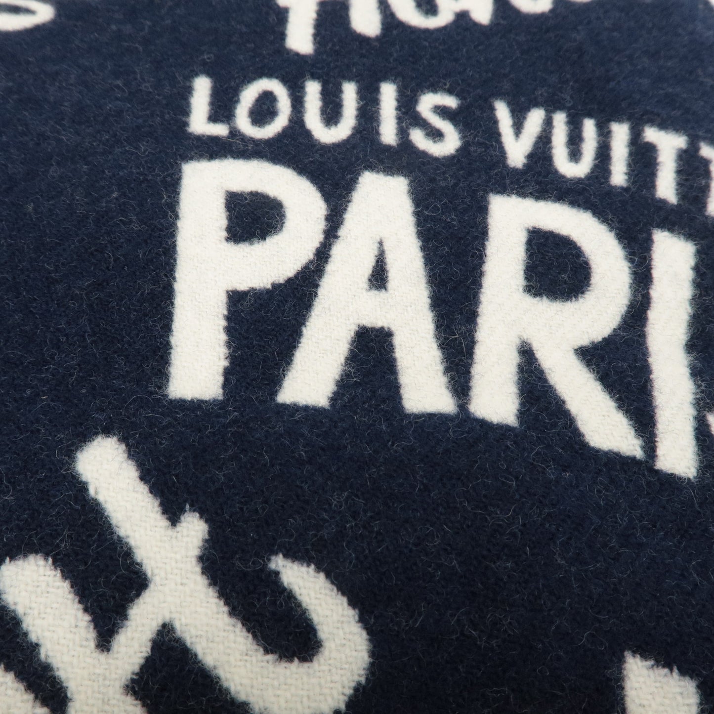 Louis Vuitton Escharpe Cities Scarf Navy White M71666